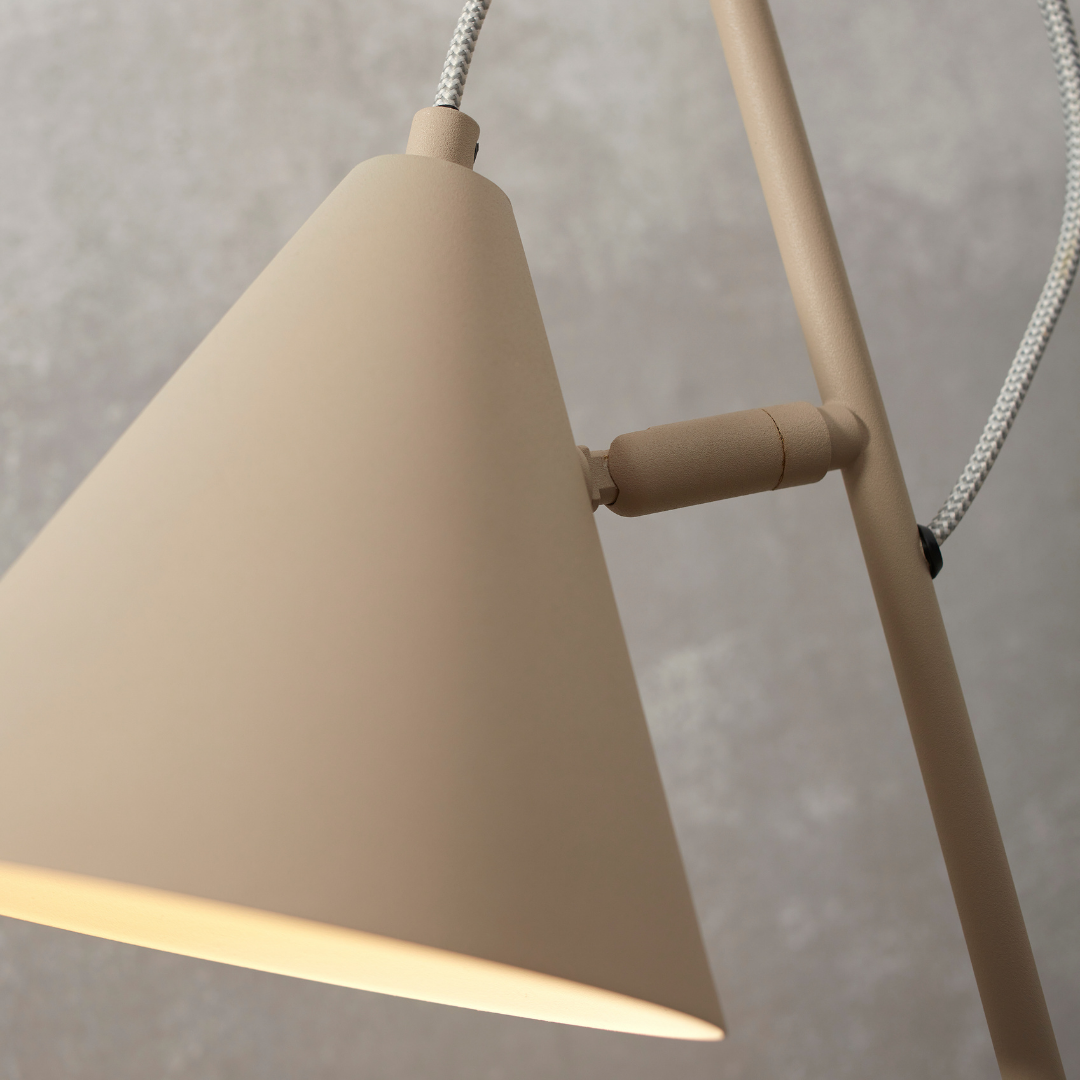 Tischlampe Lisbon spitzer Schirm