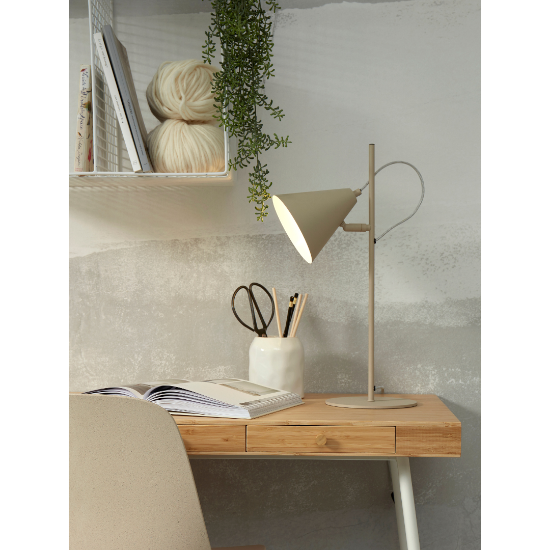 Tischlampe Lisbon spitzer Schirm