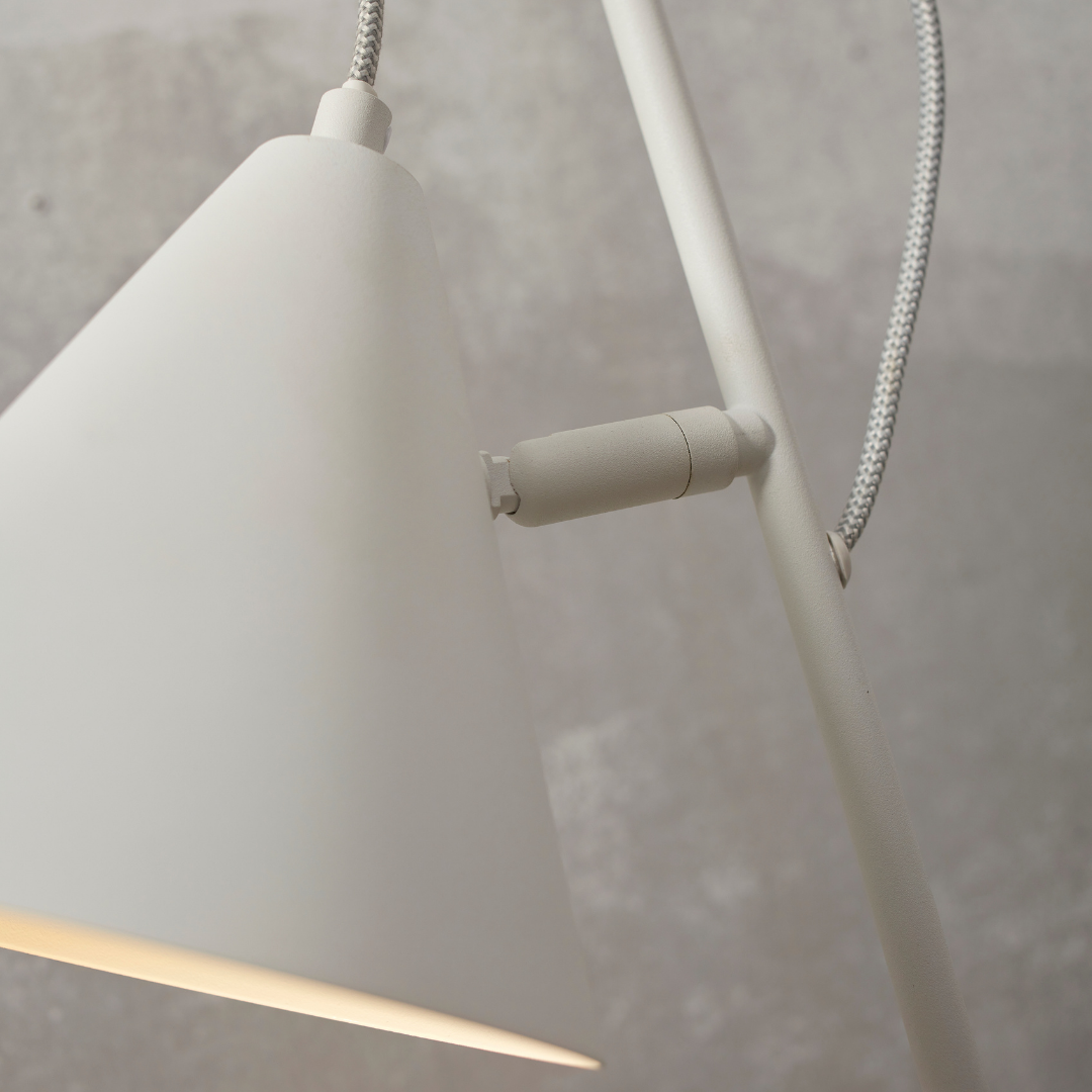 Tischlampe Lisbon spitzer Schirm