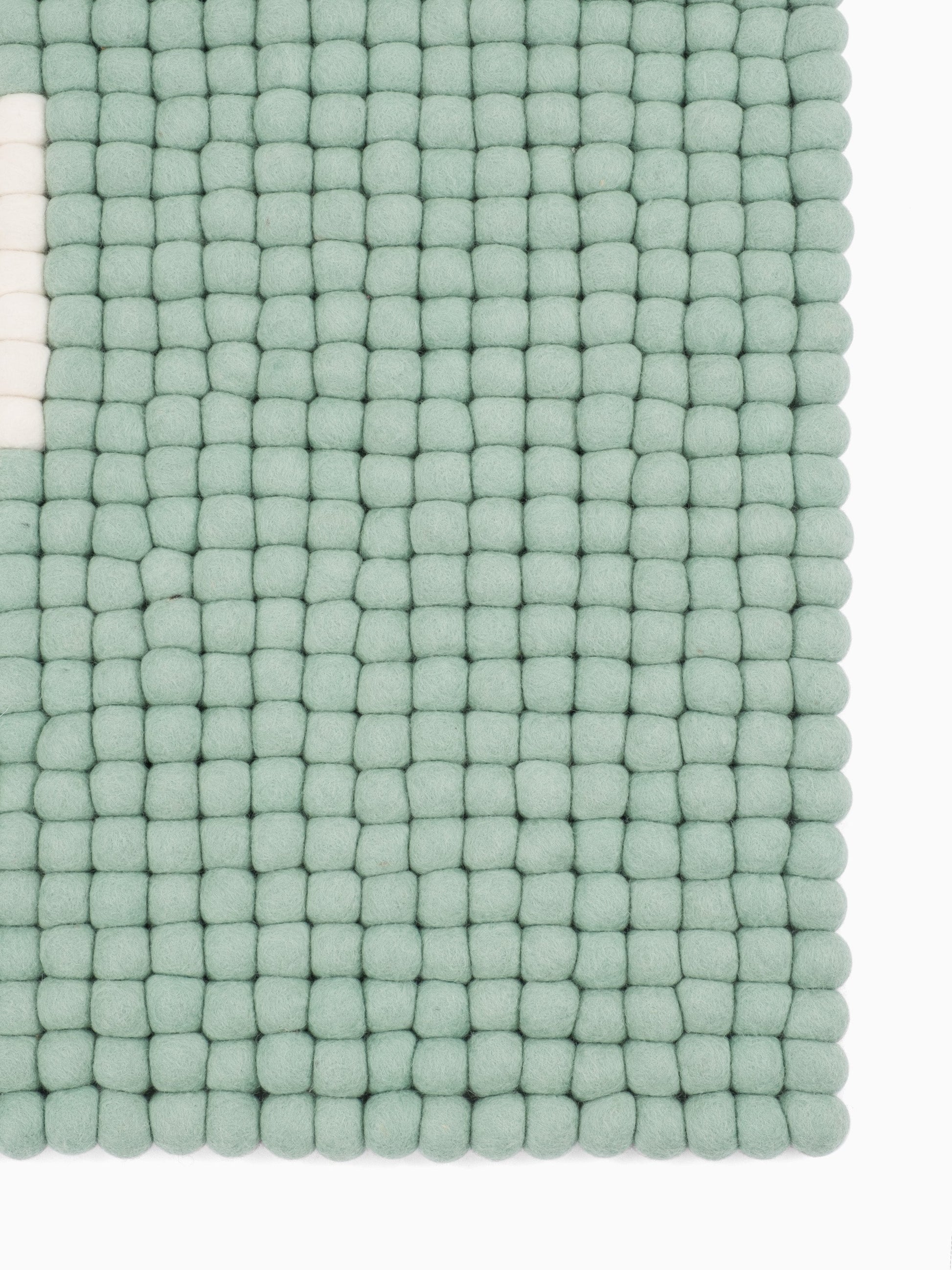 myfelt Heinz Filzkugelteppich aus Schurwolle – Bild 7