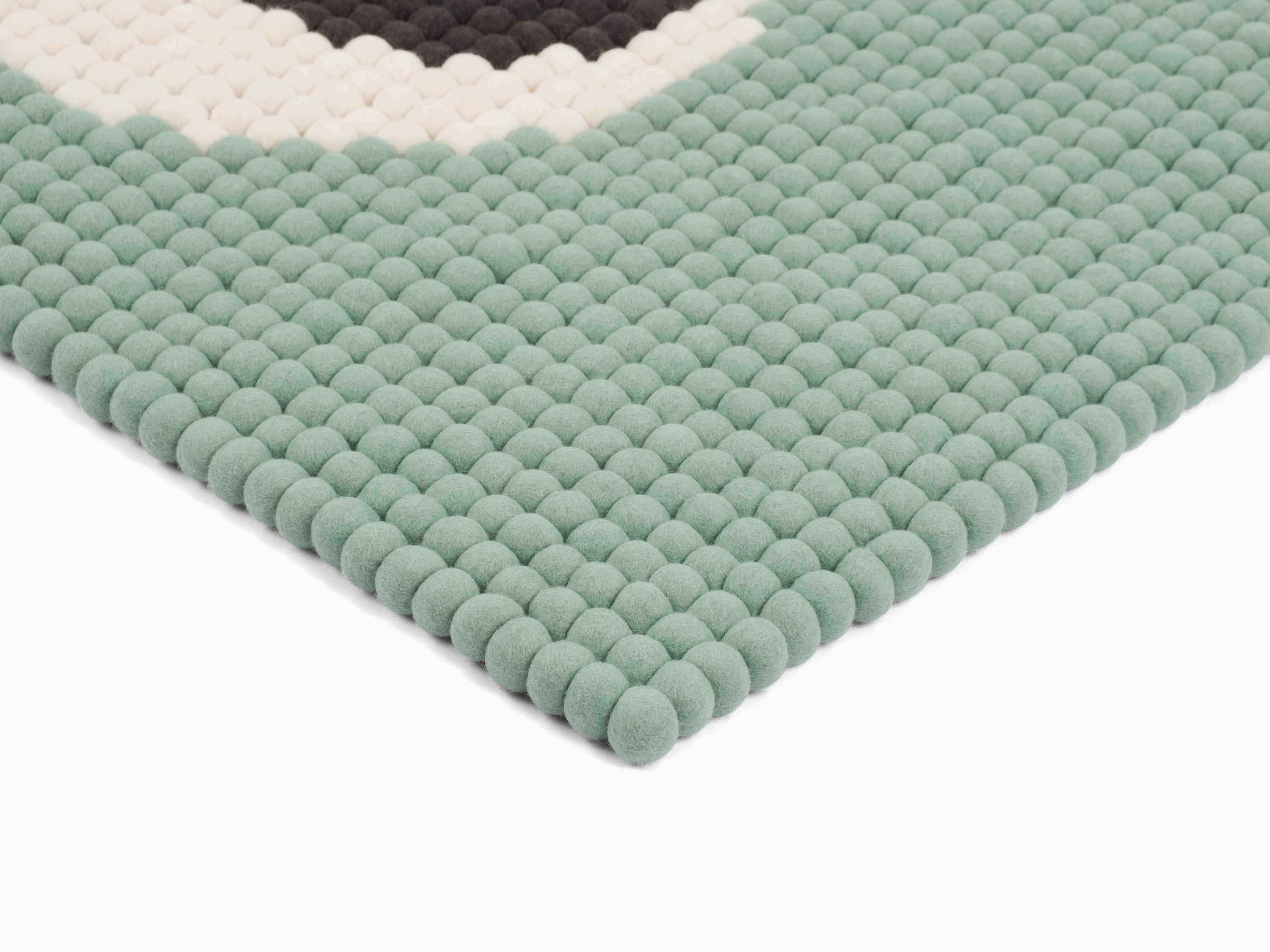 myfelt Heinz Filzkugelteppich aus Schurwolle – Bild 8