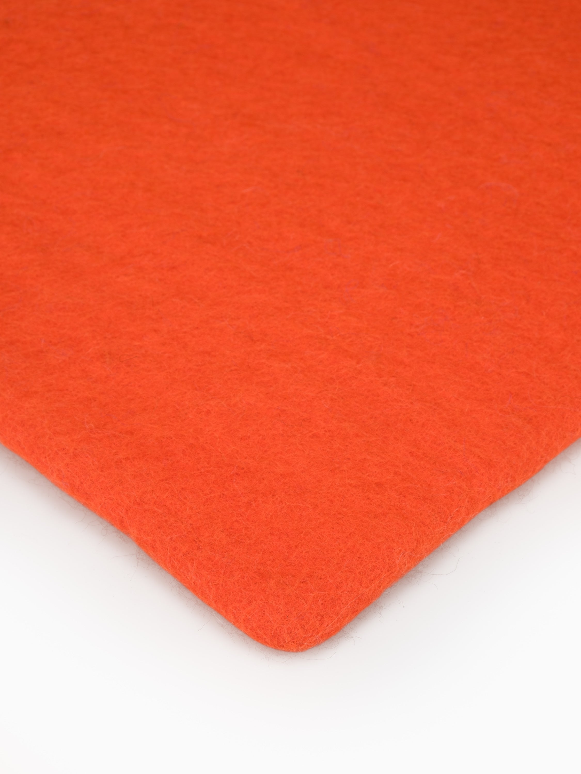 myfelt Mats Filzkugelteppich Rot, Orange aus Schurwolle – Bild 3