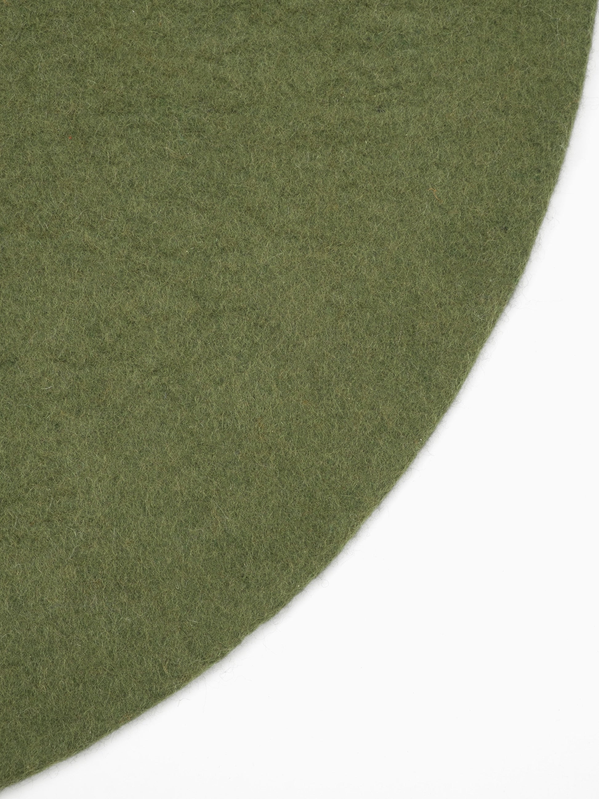 myfelt Jost Filzkugelteppich Grün aus Schurwolle – Bild 4