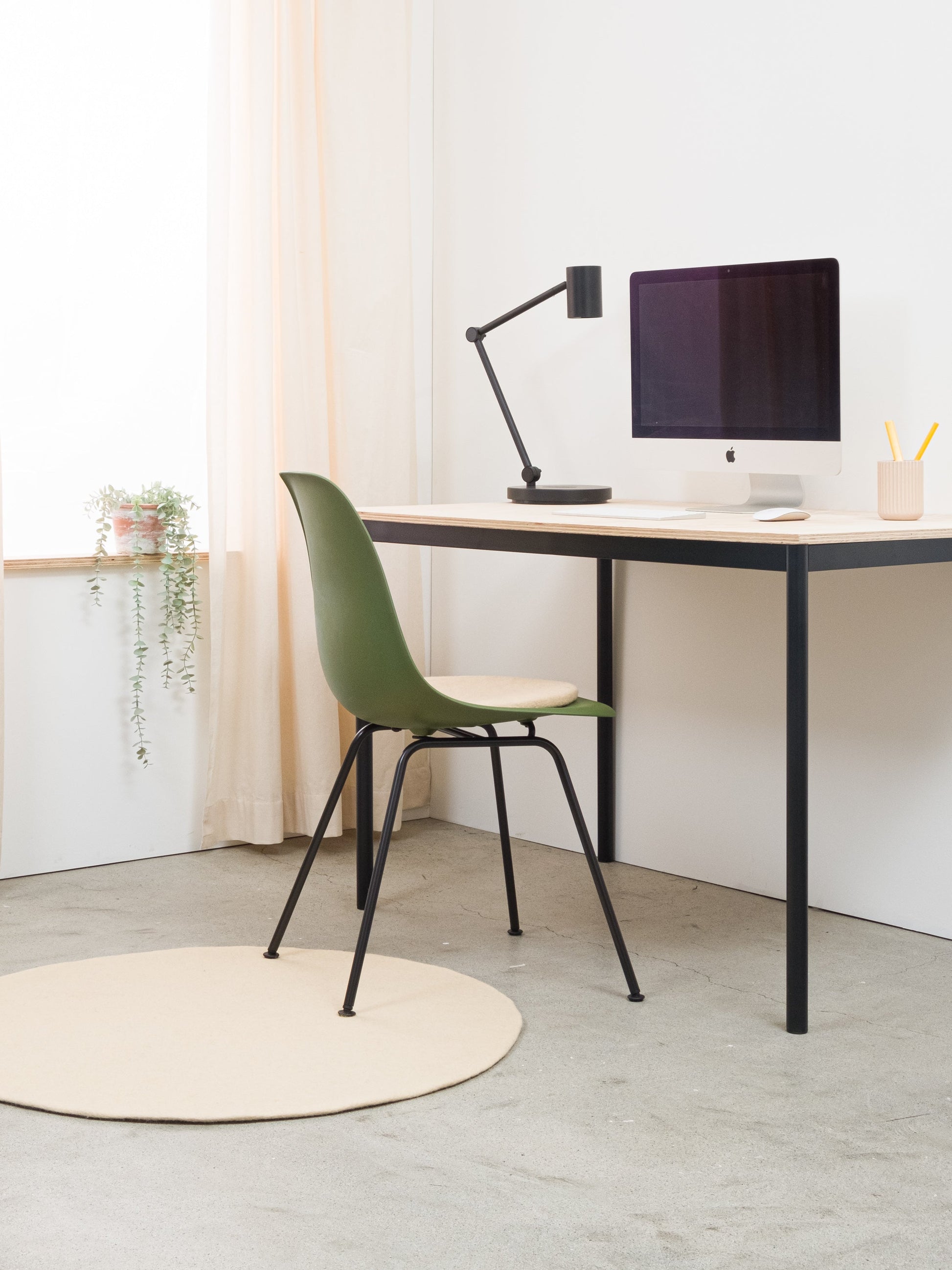 myfelt Levi Filzkugelteppich Beige aus Schurwolle – Bild 5