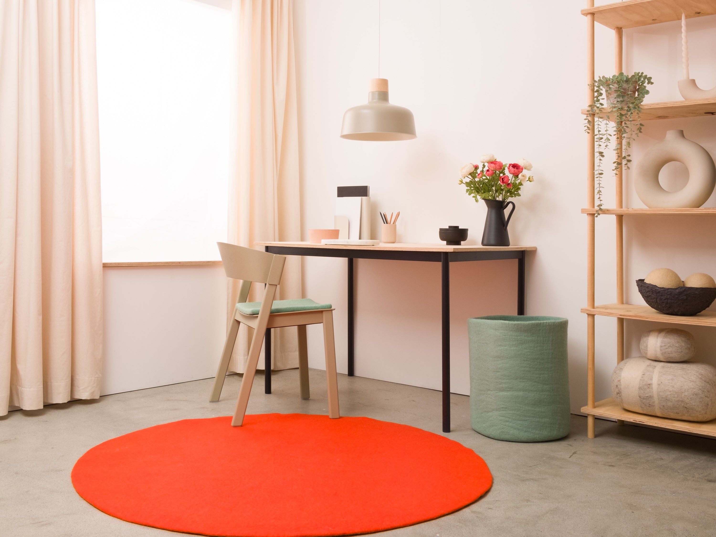 myfelt Mats Filzkugelteppich Rot, Orange aus Schurwolle – Bild 6