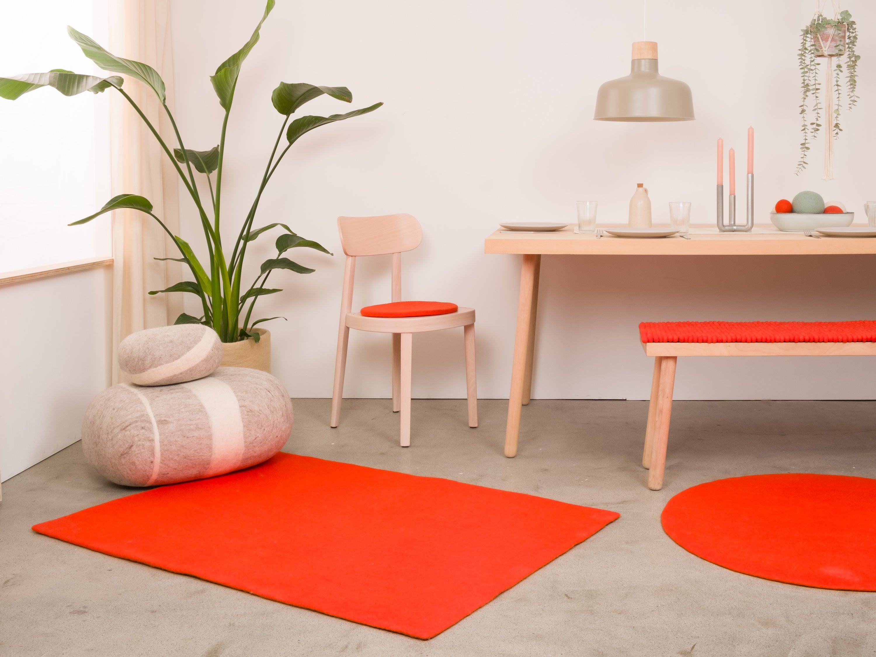 myfelt Mats Filzkugelteppich Rot, Orange aus Schurwolle – Bild 6