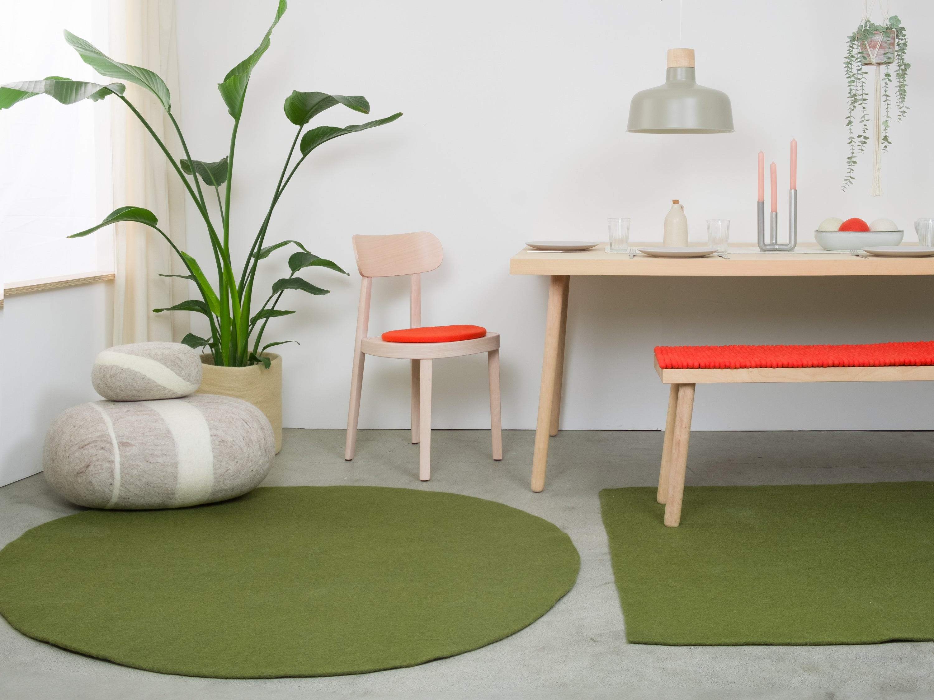 myfelt Jost Filzkugelteppich Grün aus Schurwolle – Bild 6