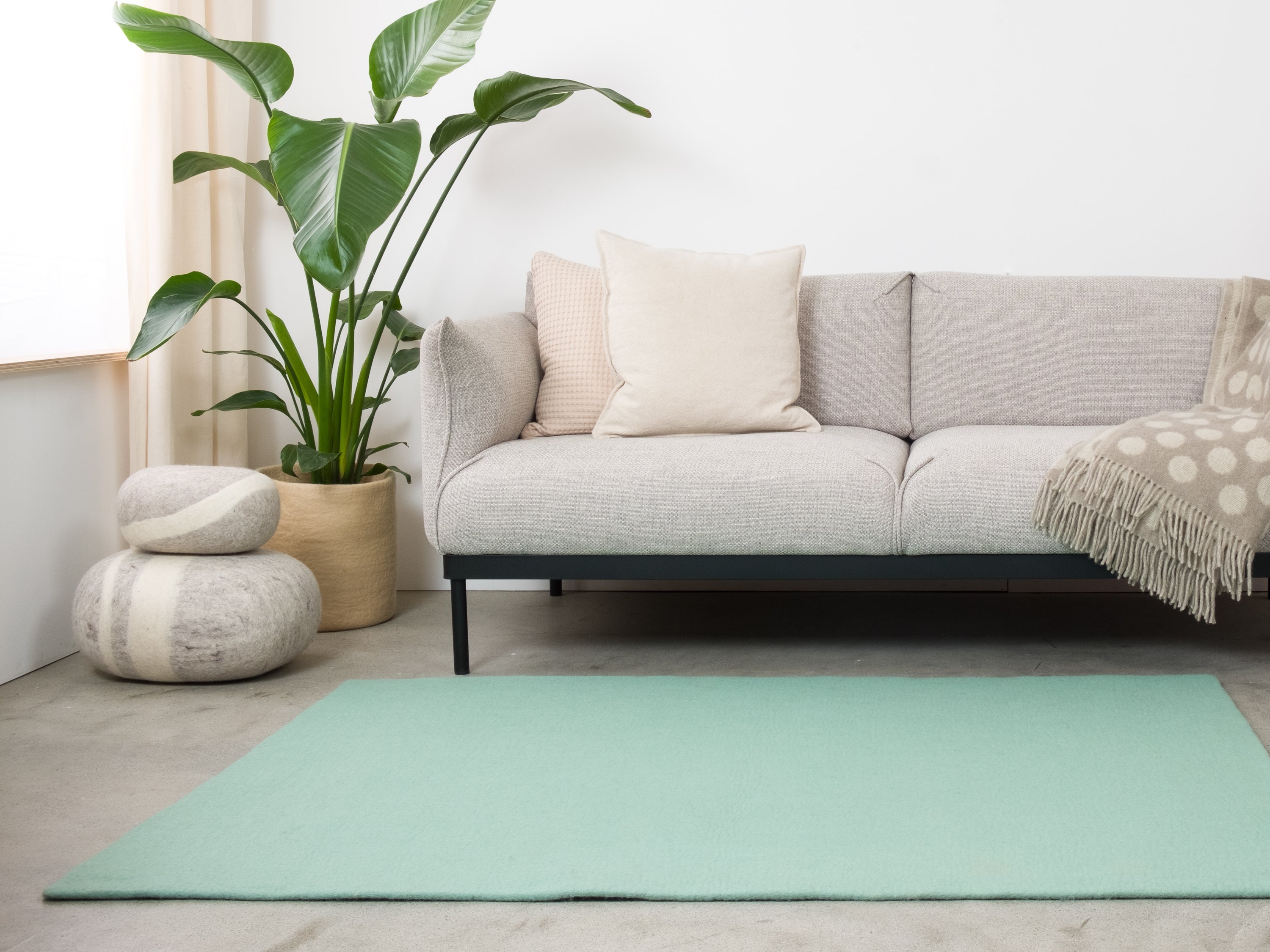myfelt Fine Filzkugelteppich Blau aus Schurwolle – Bild 12