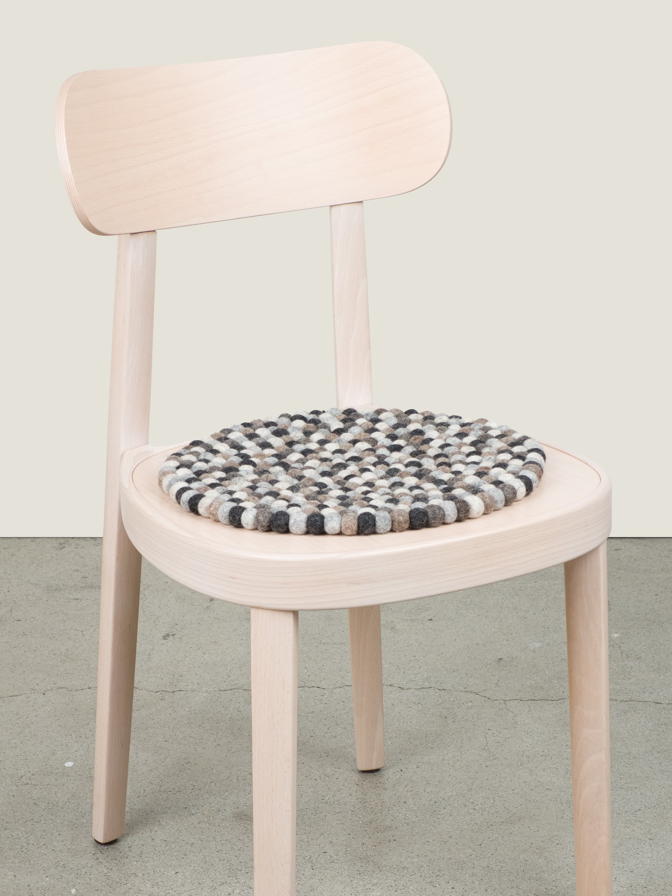 myfelt Néla Sitzkissen aus Schurwolle – Bild 2