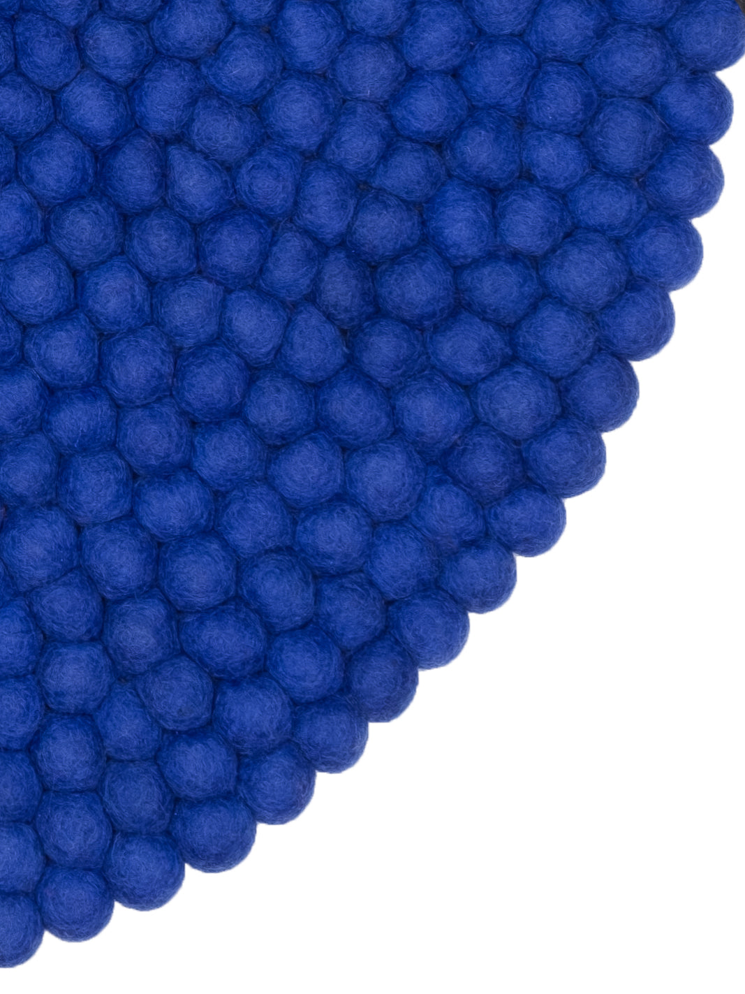 myfelt Isa Filzkugelteppich Blau aus Schurwolle – Bild 3