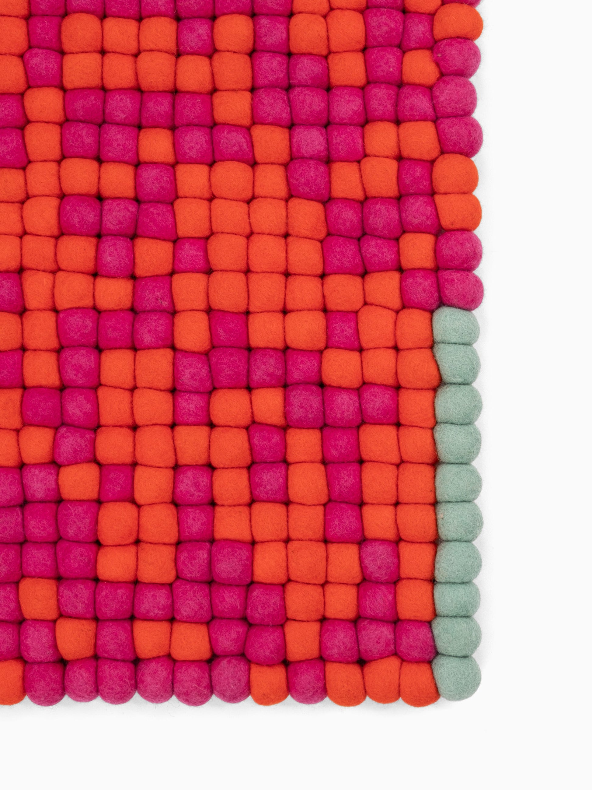 myfelt Lava Filzkugelteppich Beige, Orange aus Schurwolle – Bild 8