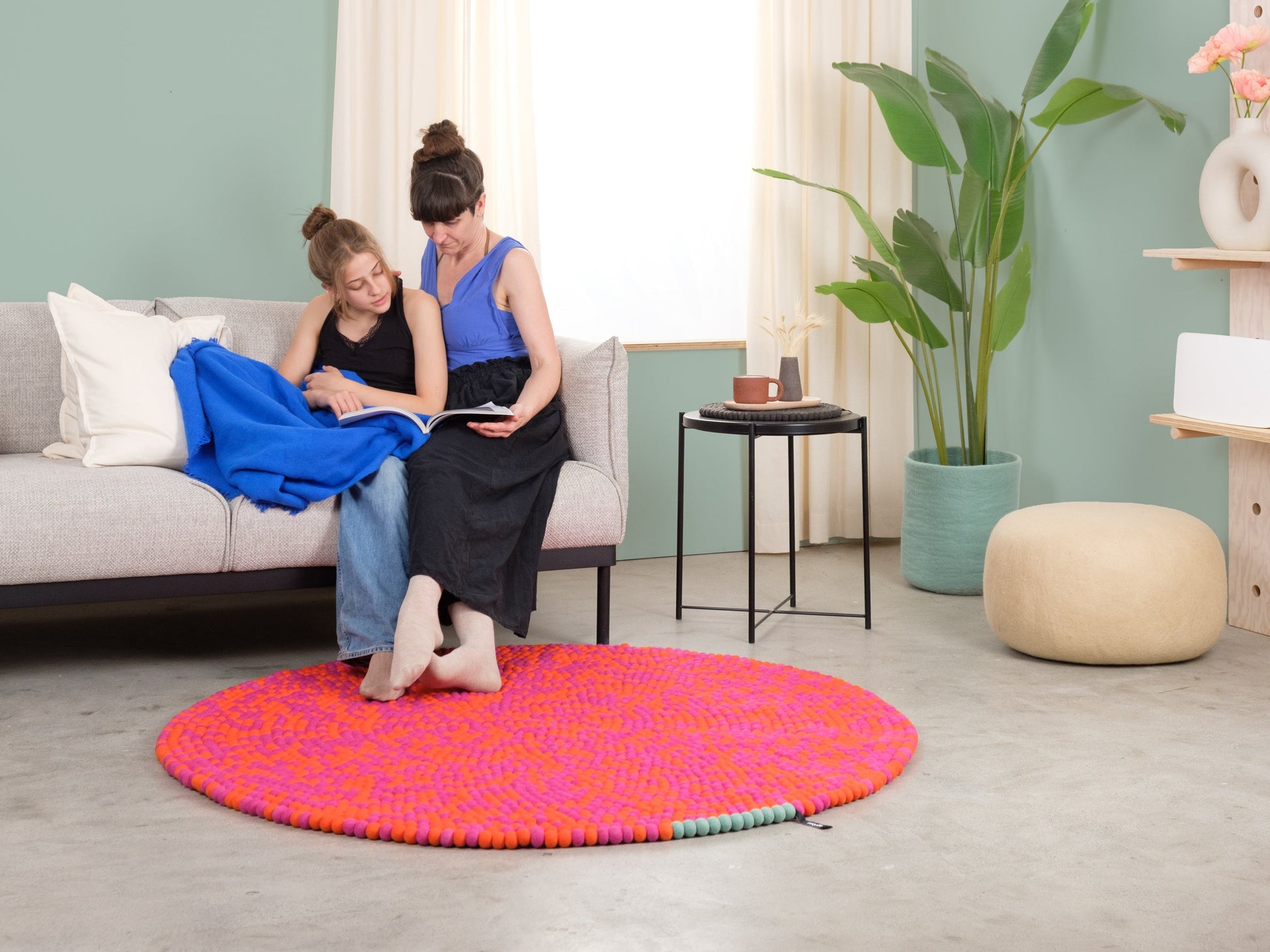 myfelt Lava Filzkugelteppich Beige, Orange aus Schurwolle – Bild 6