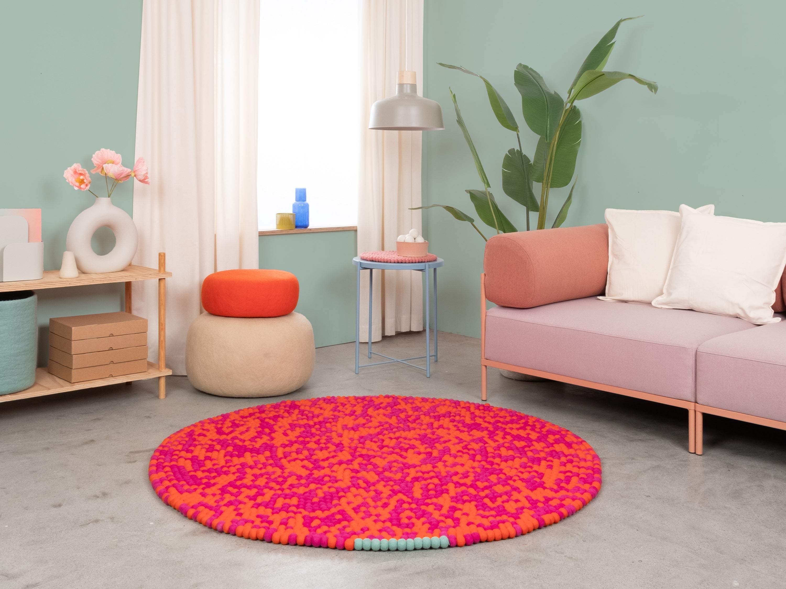 myfelt Lava Filzkugelteppich Beige, Orange aus Schurwolle – Bild 3