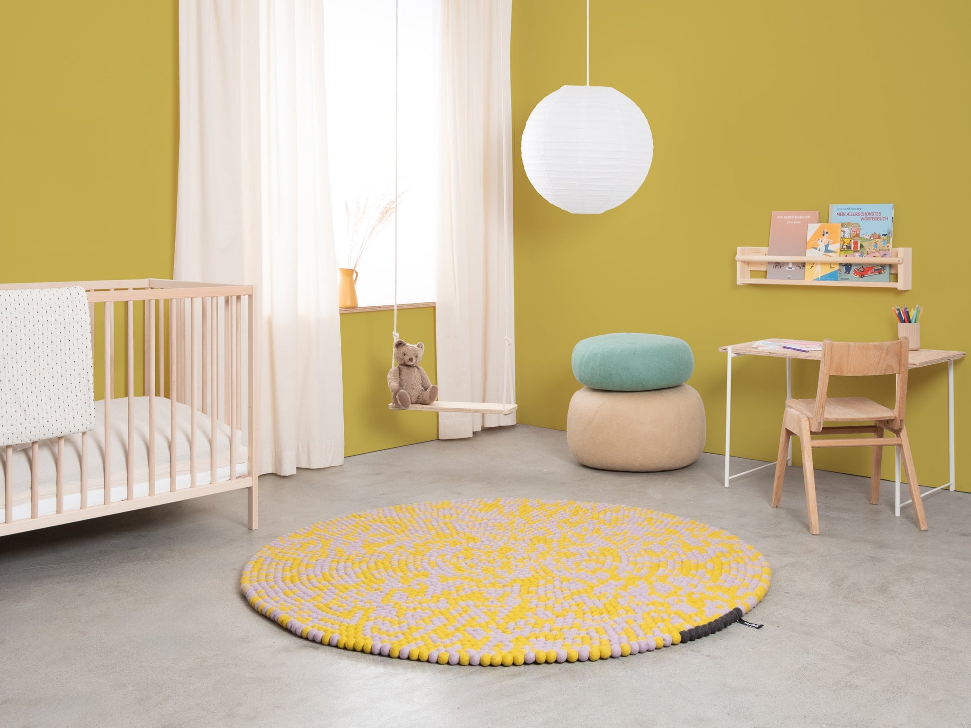 myfelt Zest Filzkugelteppich Lila, Gelb aus Schurwolle – Bild 3