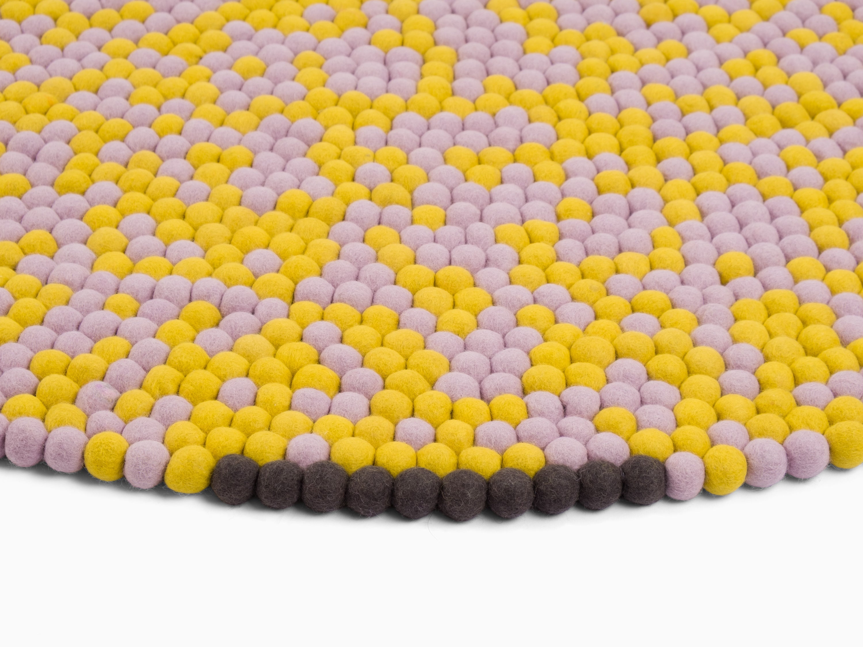 myfelt Zest Filzkugelteppich Lila, Gelb aus Schurwolle – Bild 8