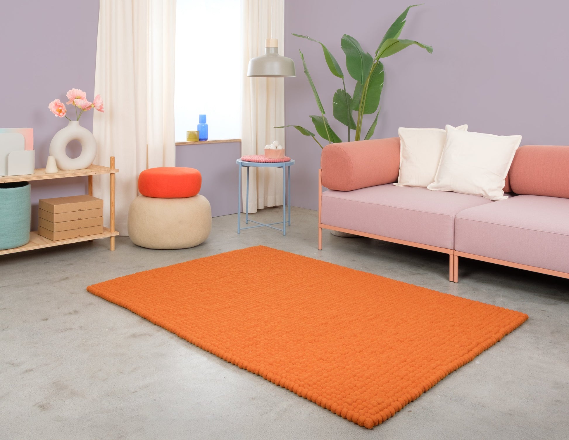 myfelt Afra Filzkugelteppich Orange aus Schurwolle – Bild 3
