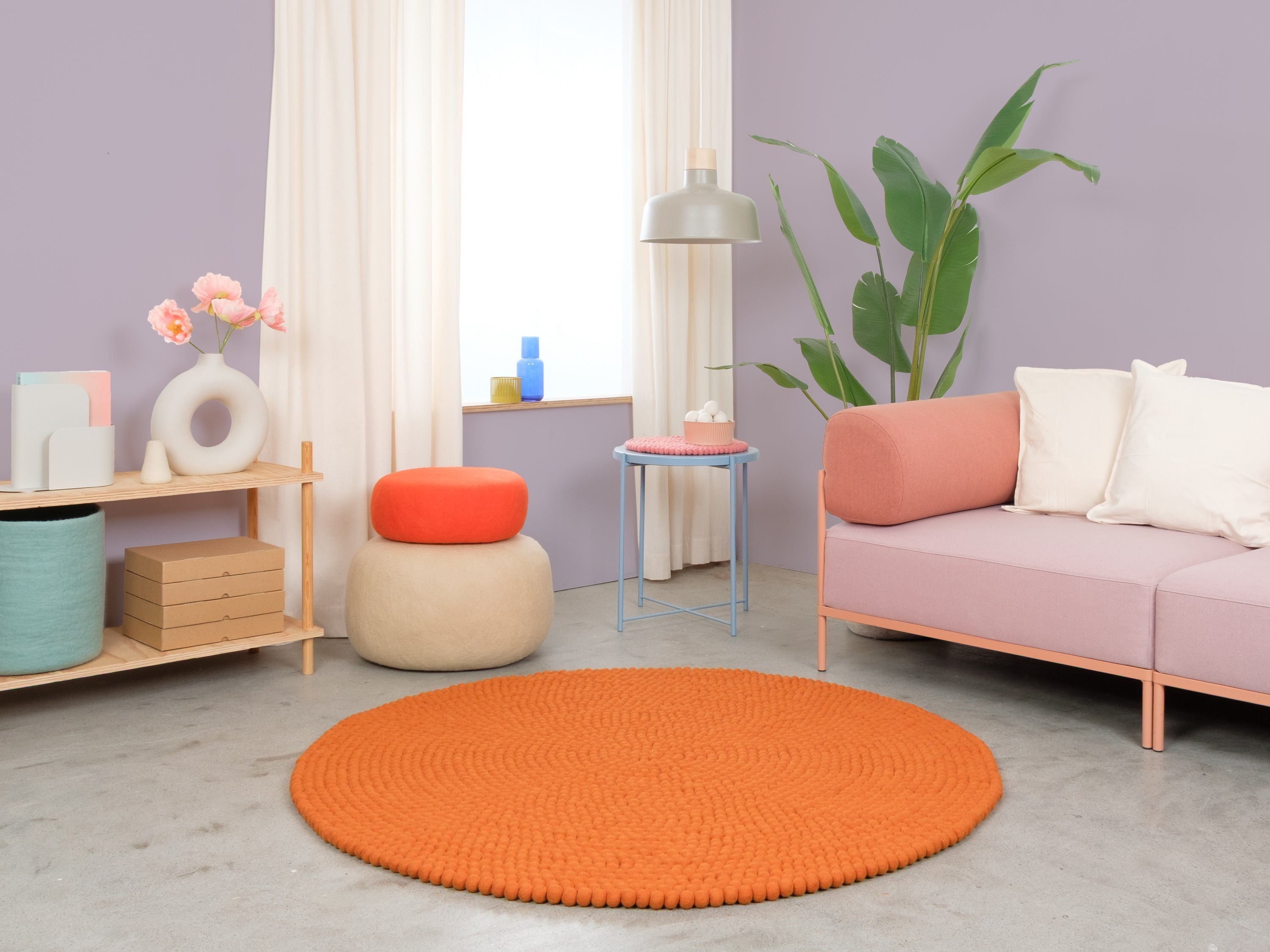 myfelt Afra Filzkugelteppich Orange aus Schurwolle – Bild 3