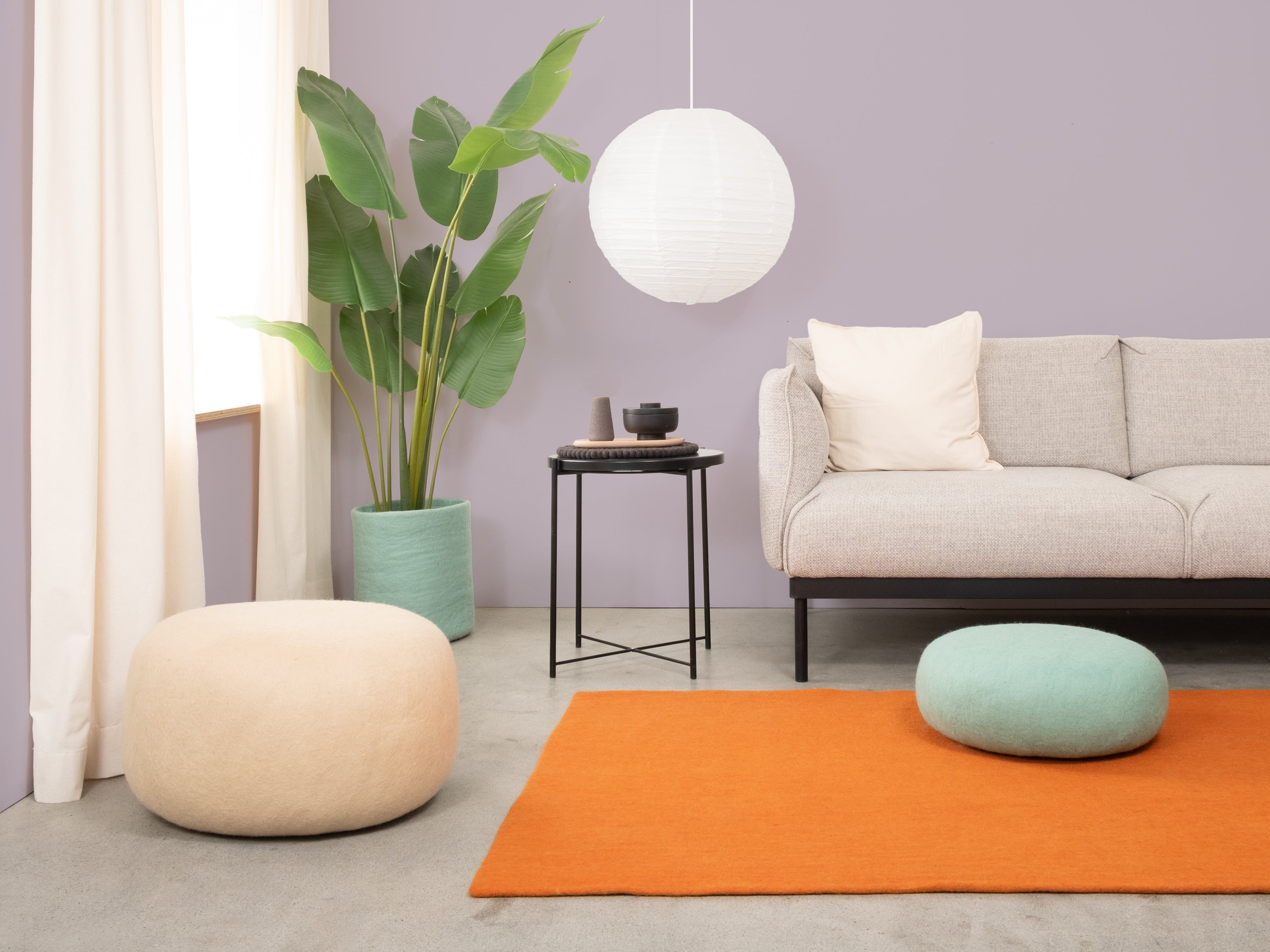 myfelt Afra Filzkugelteppich Orange aus Schurwolle – Bild 2
