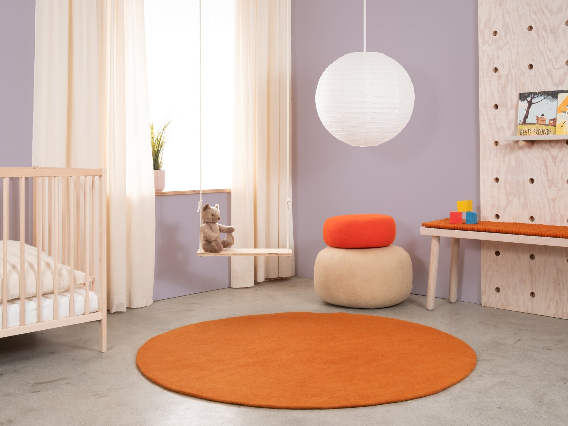 myfelt Afra Filzkugelteppich Orange aus Schurwolle – Bild 3