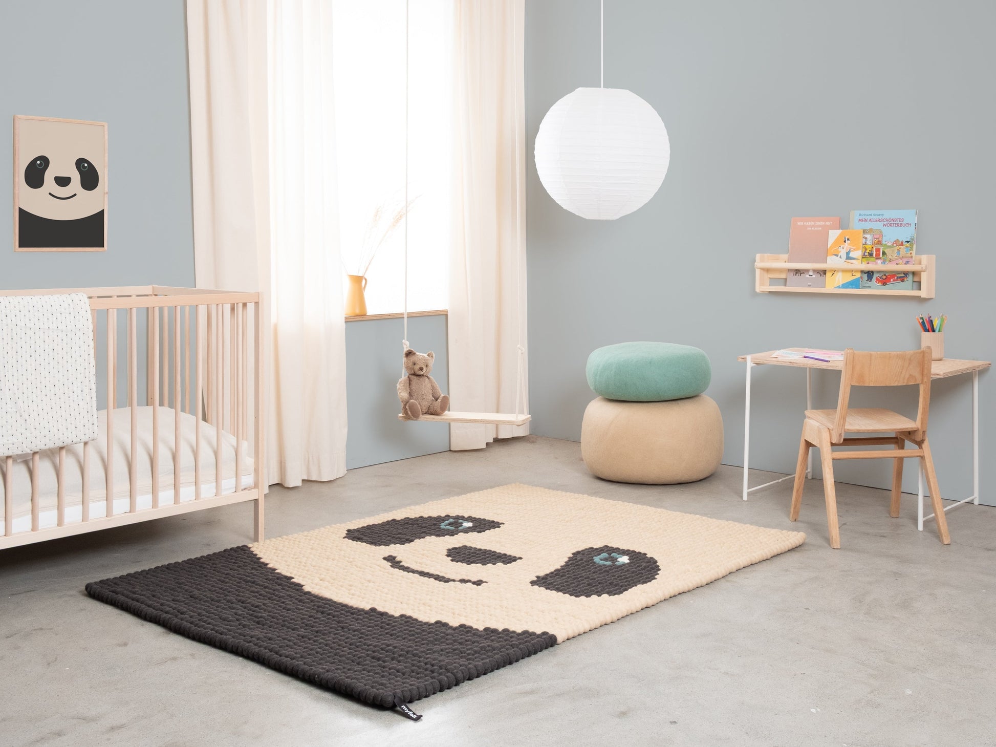 myfelt Bo Filzkugelteppich Weiß, Schwarz aus Schurwolle – Bild 3