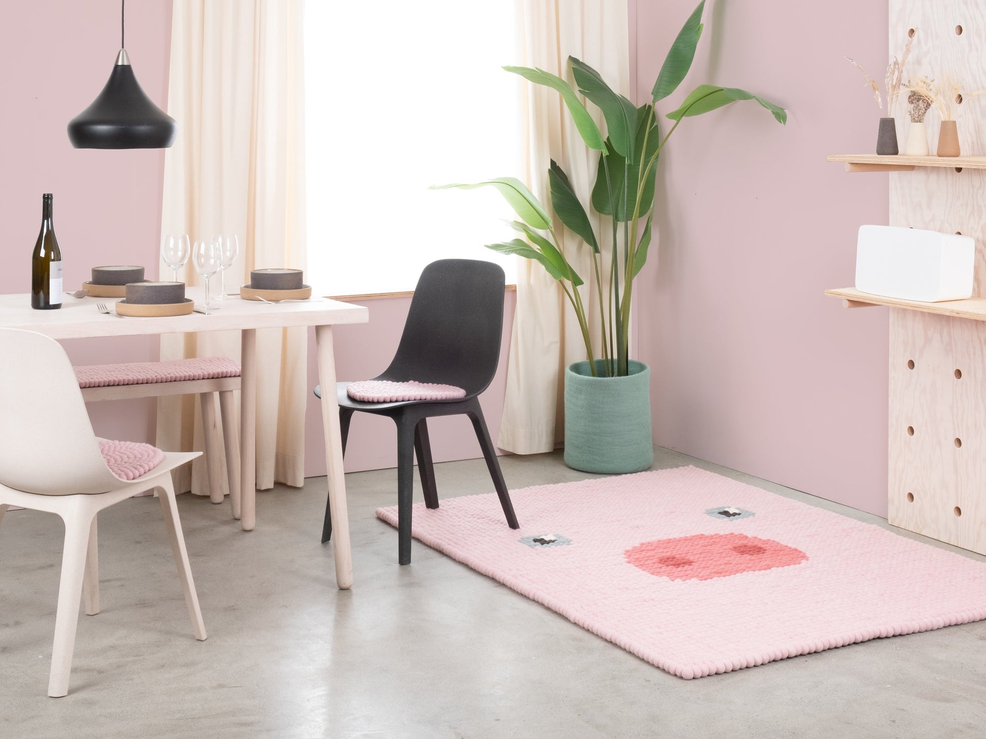 myfelt Friedrich Filzkugelteppich Rosa aus Schurwolle – Bild 4