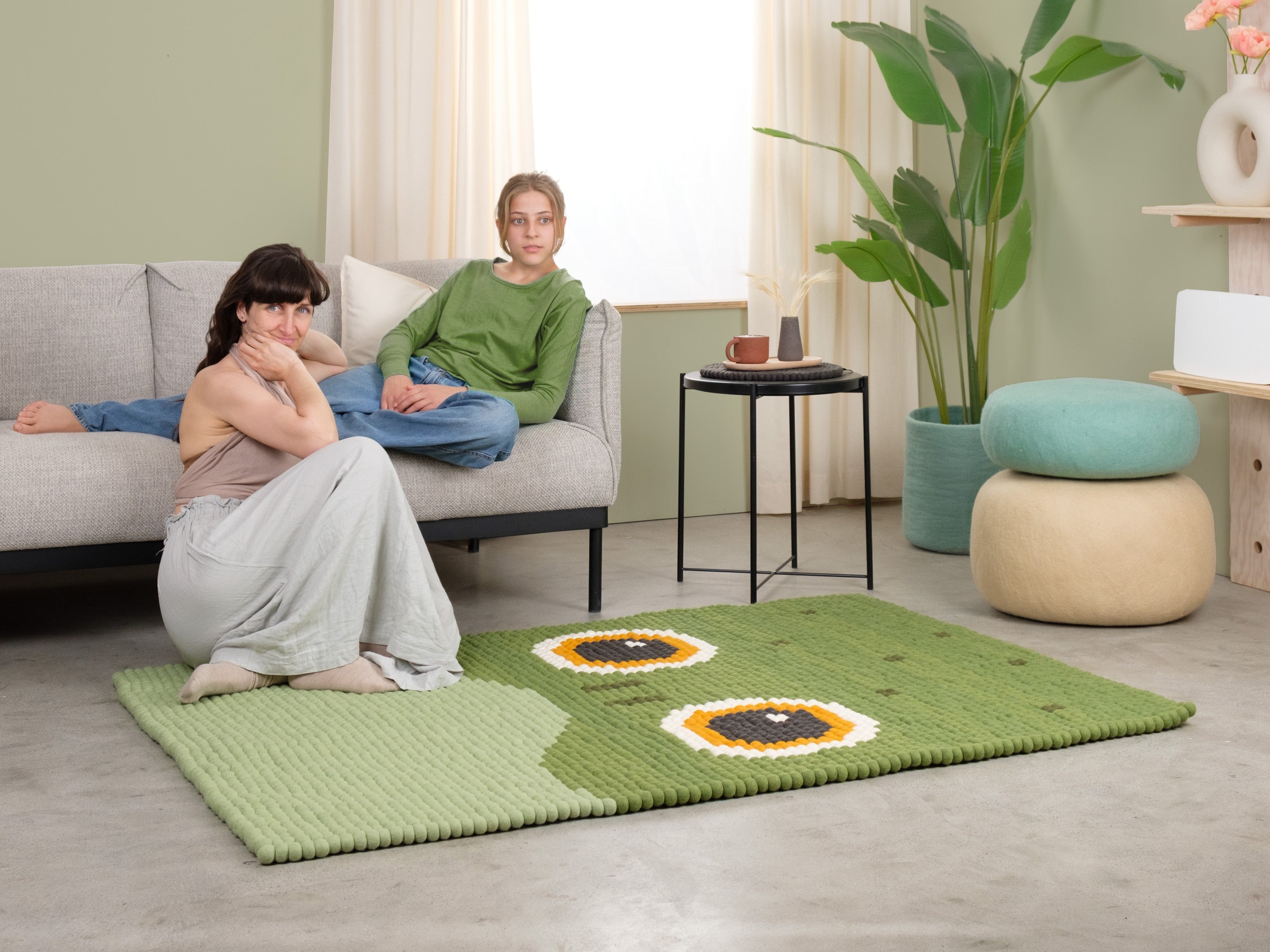 myfelt Käthe Filzkugelteppich Grün aus Schurwolle – Bild 2