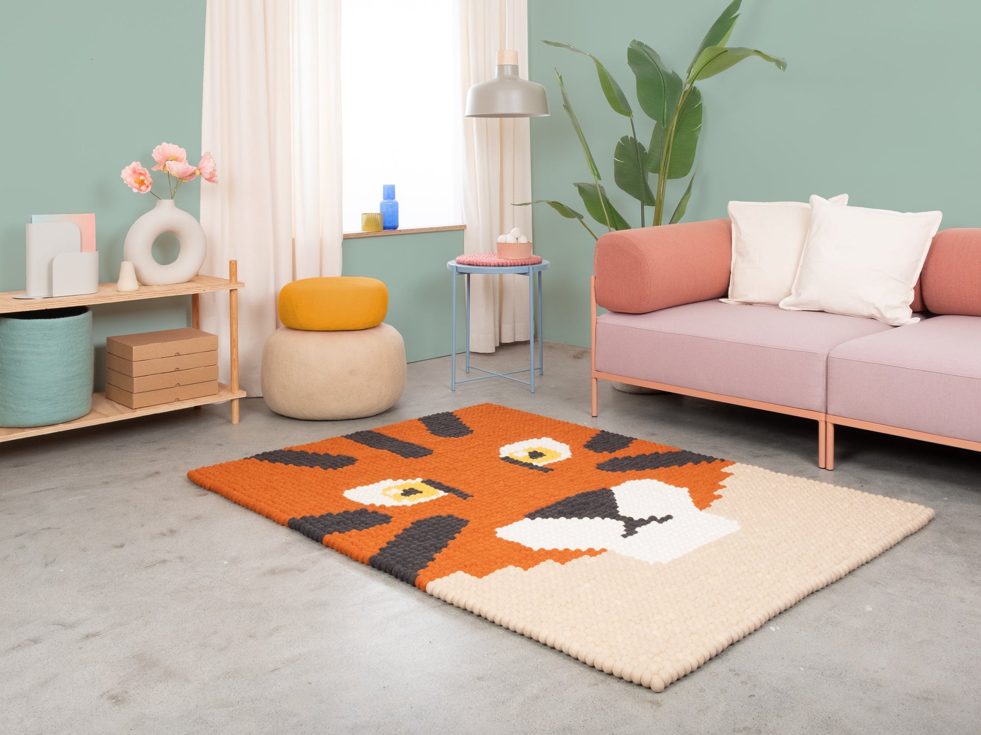 myfelt Shira Filzkugelteppich Rot, Orange aus Schurwolle – Bild 2