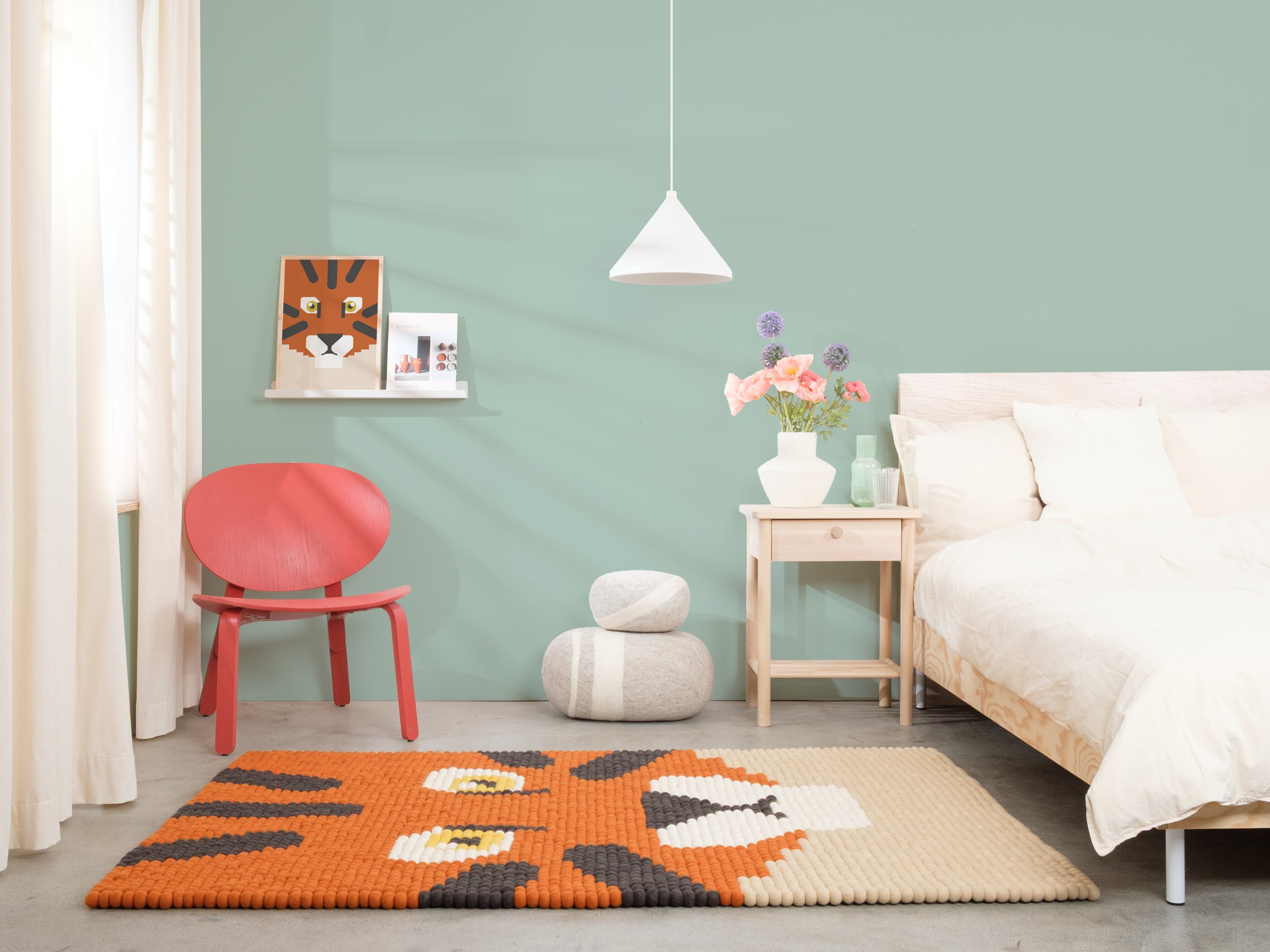 myfelt Shira Filzkugelteppich Rot, Orange aus Schurwolle – Bild 3