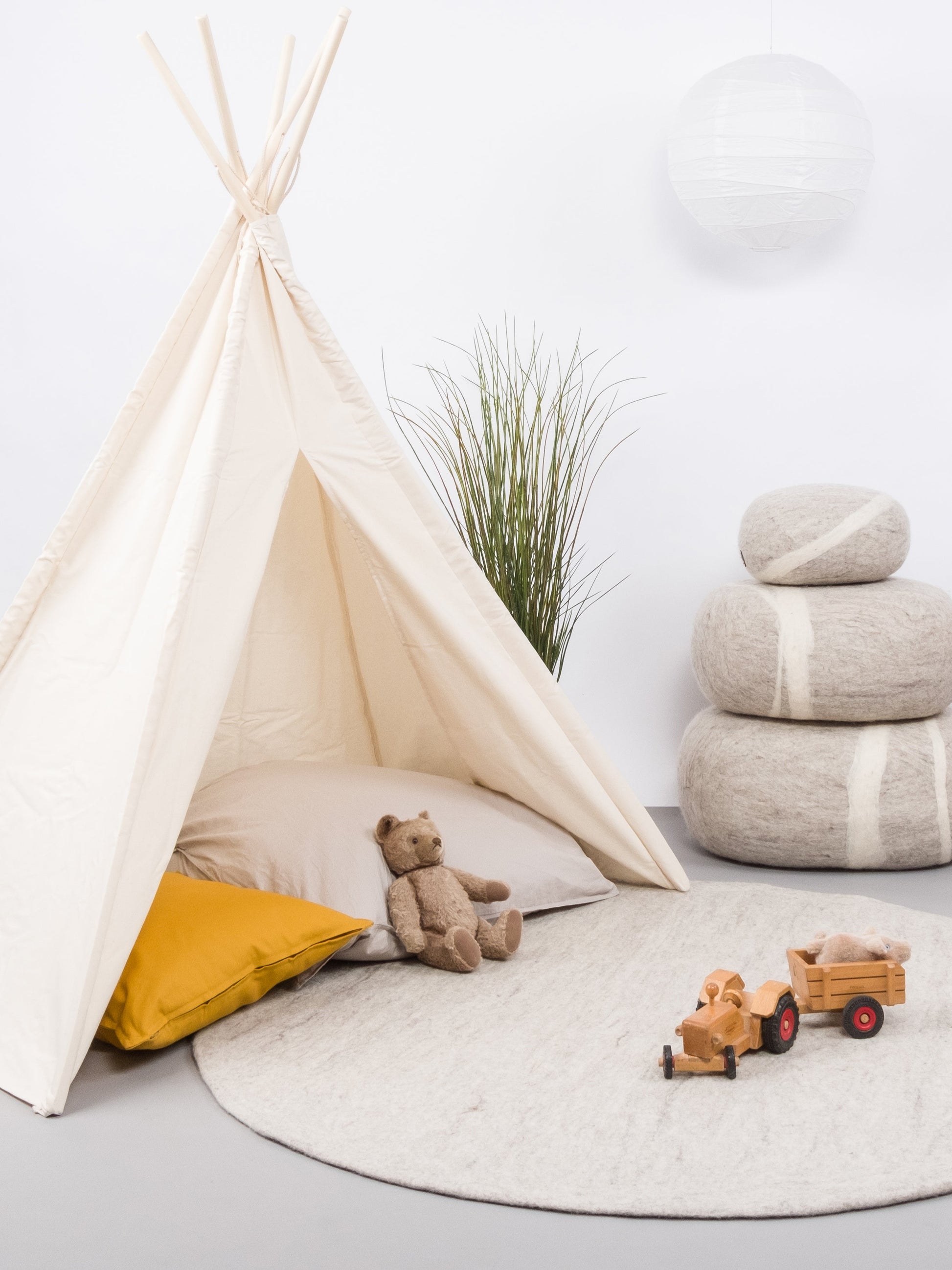 myfelt Béla Filzkugelteppich Beige aus Schurwolle – Bild 6