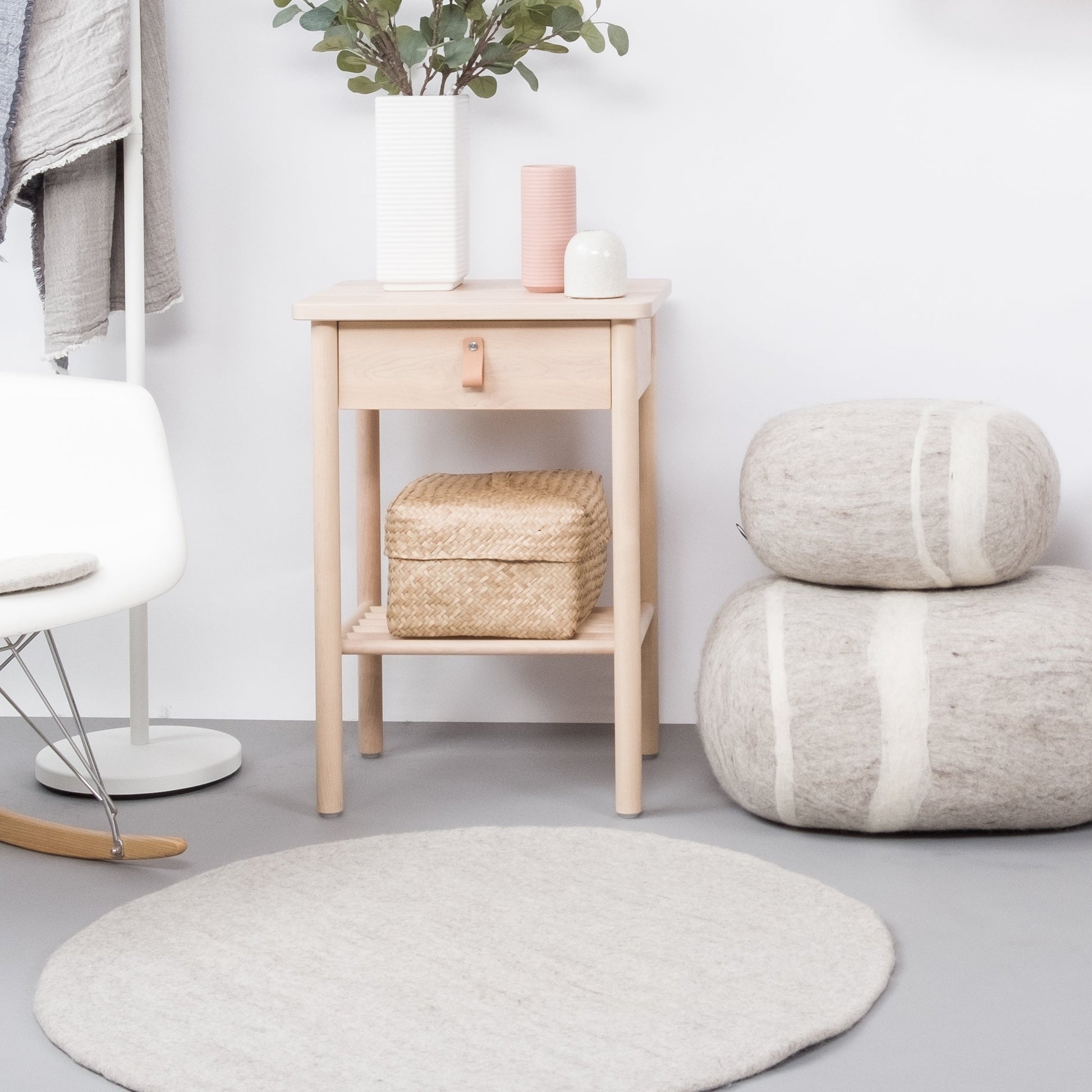 myfelt Béla Filzkugelteppich Beige aus Schurwolle – Bild 9