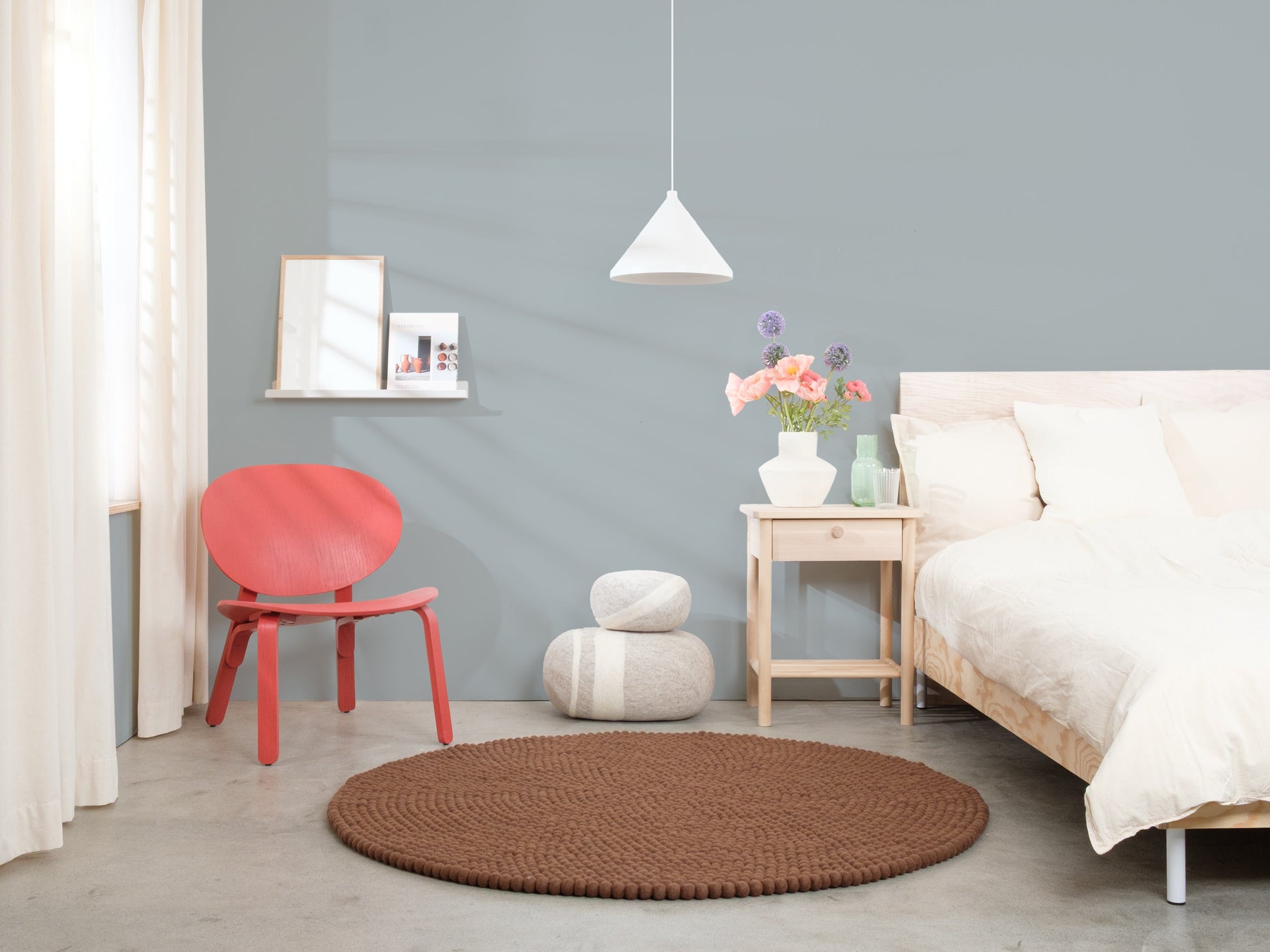 myfelt Egon Filzkugelteppich Braun aus Schurwolle – Bild 4