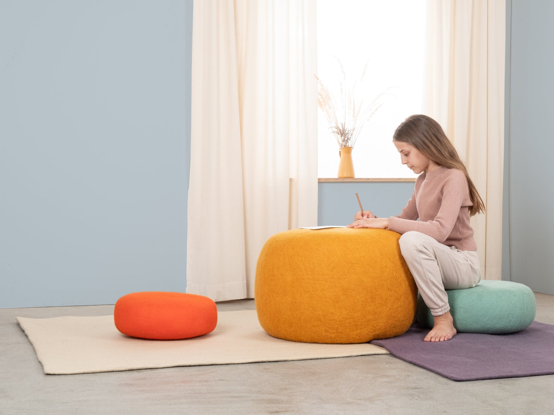 myfelt Fine Sitzkissen Blau, Beige aus Schurwolle – Bild 8