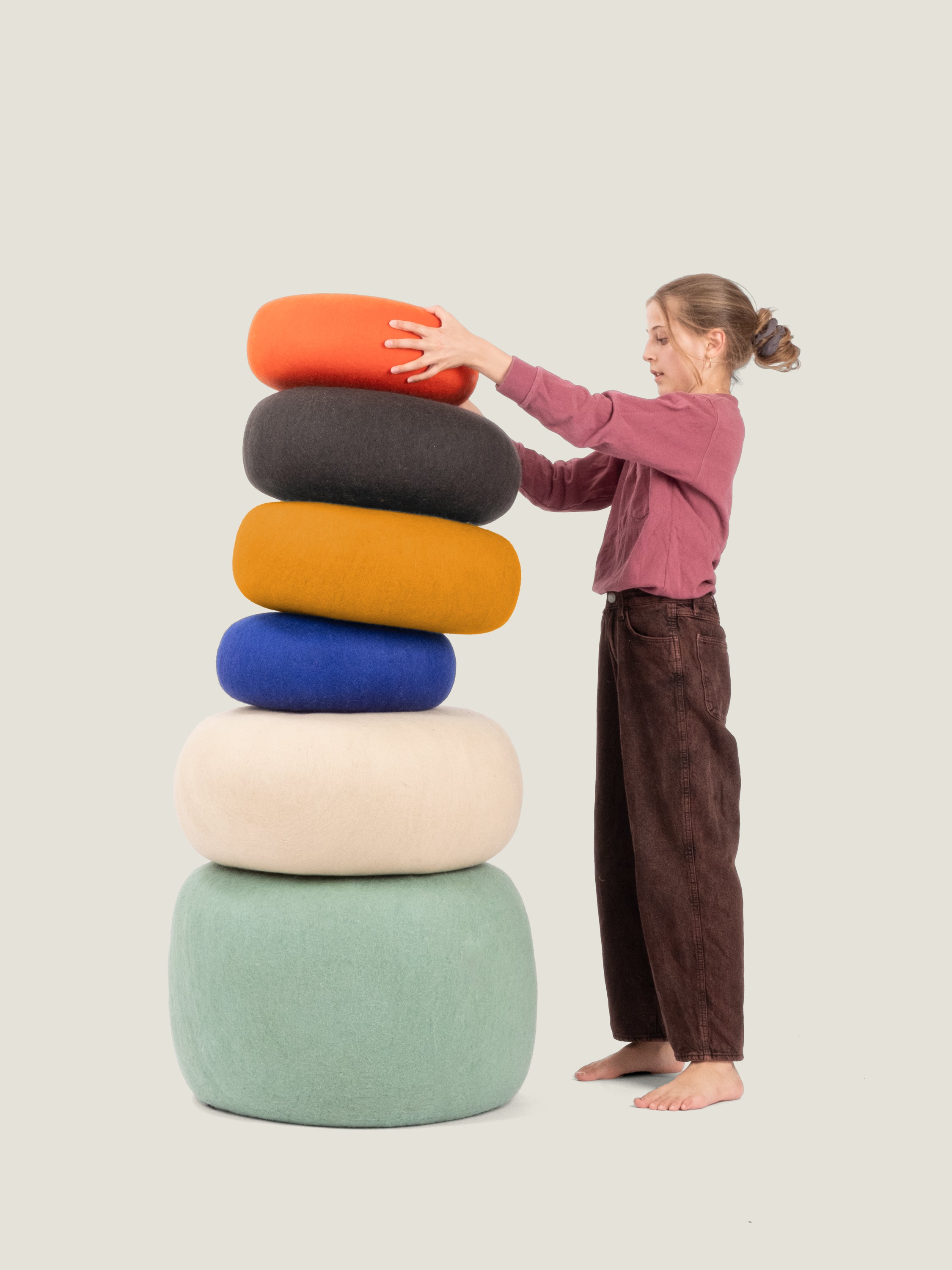 myfelt Fine Sitzkissen Blau, Beige aus Schurwolle – Bild 11