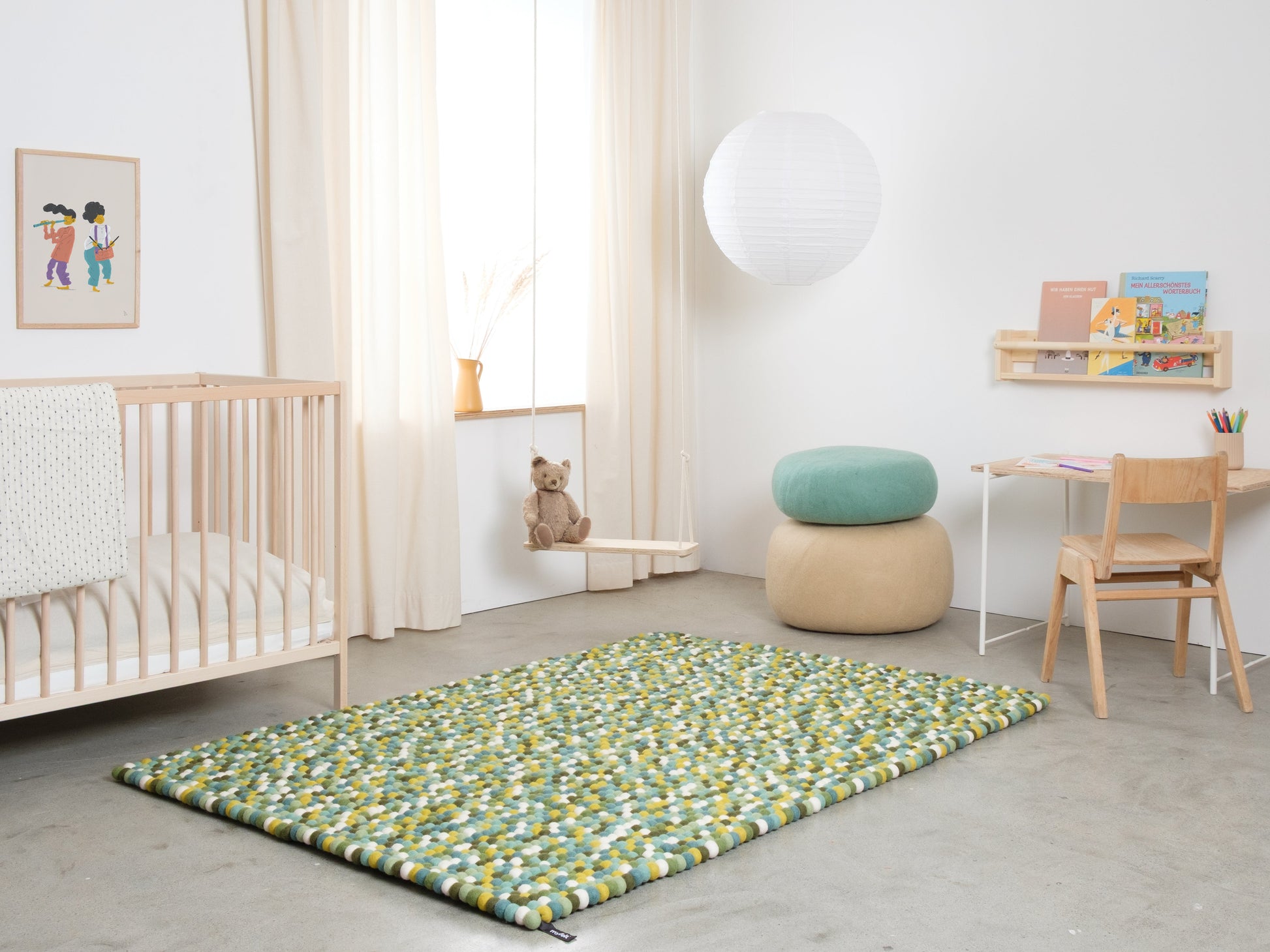 myfelt Finn Filzkugelteppich Blau, Grün, Gelb aus Schurwolle – Bild 3