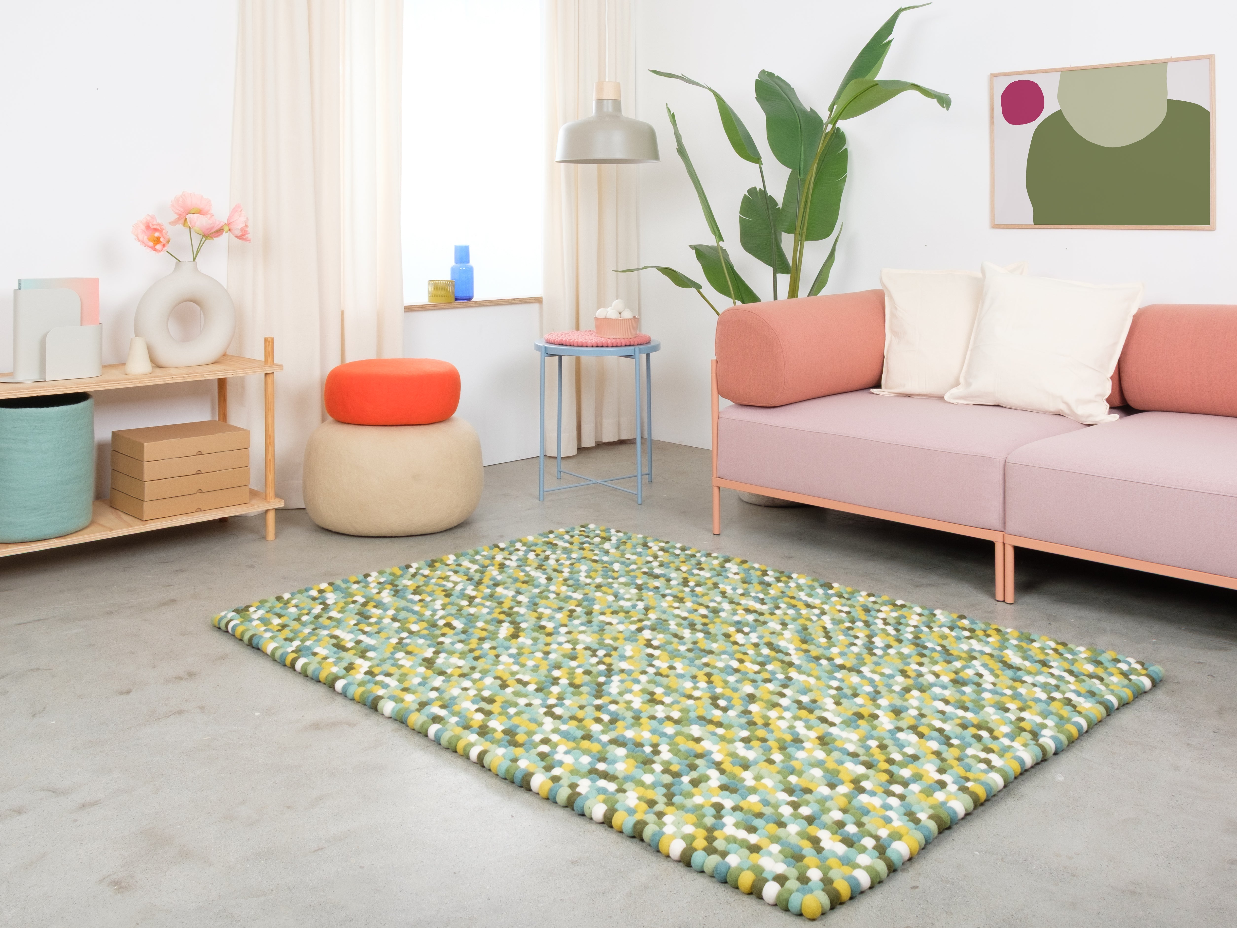 myfelt Finn Filzkugelteppich Blau, Grün, Gelb aus Schurwolle – Bild 4