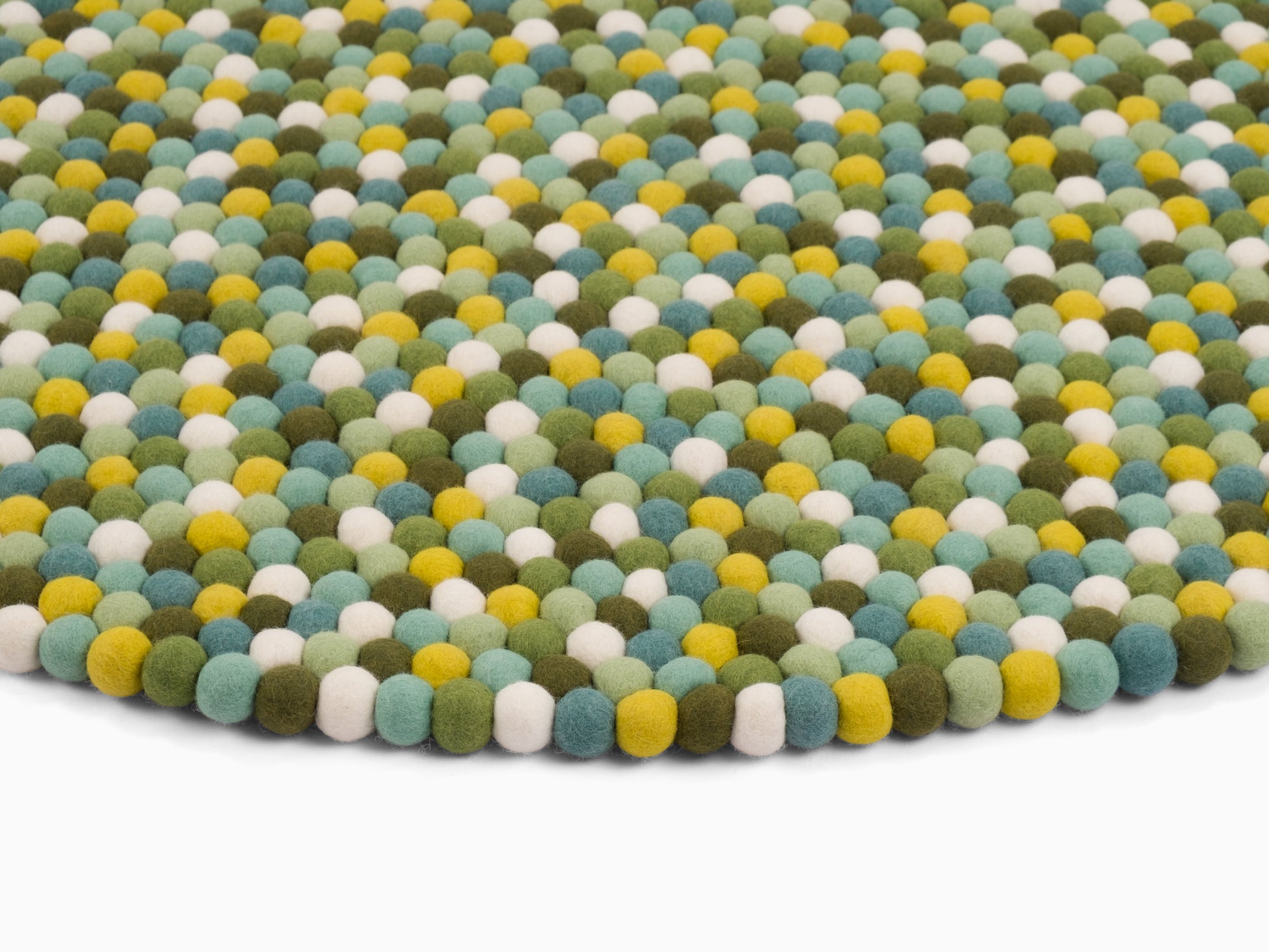 myfelt Finn Filzkugelteppich Blau, Grün, Gelb aus Schurwolle – Bild 7