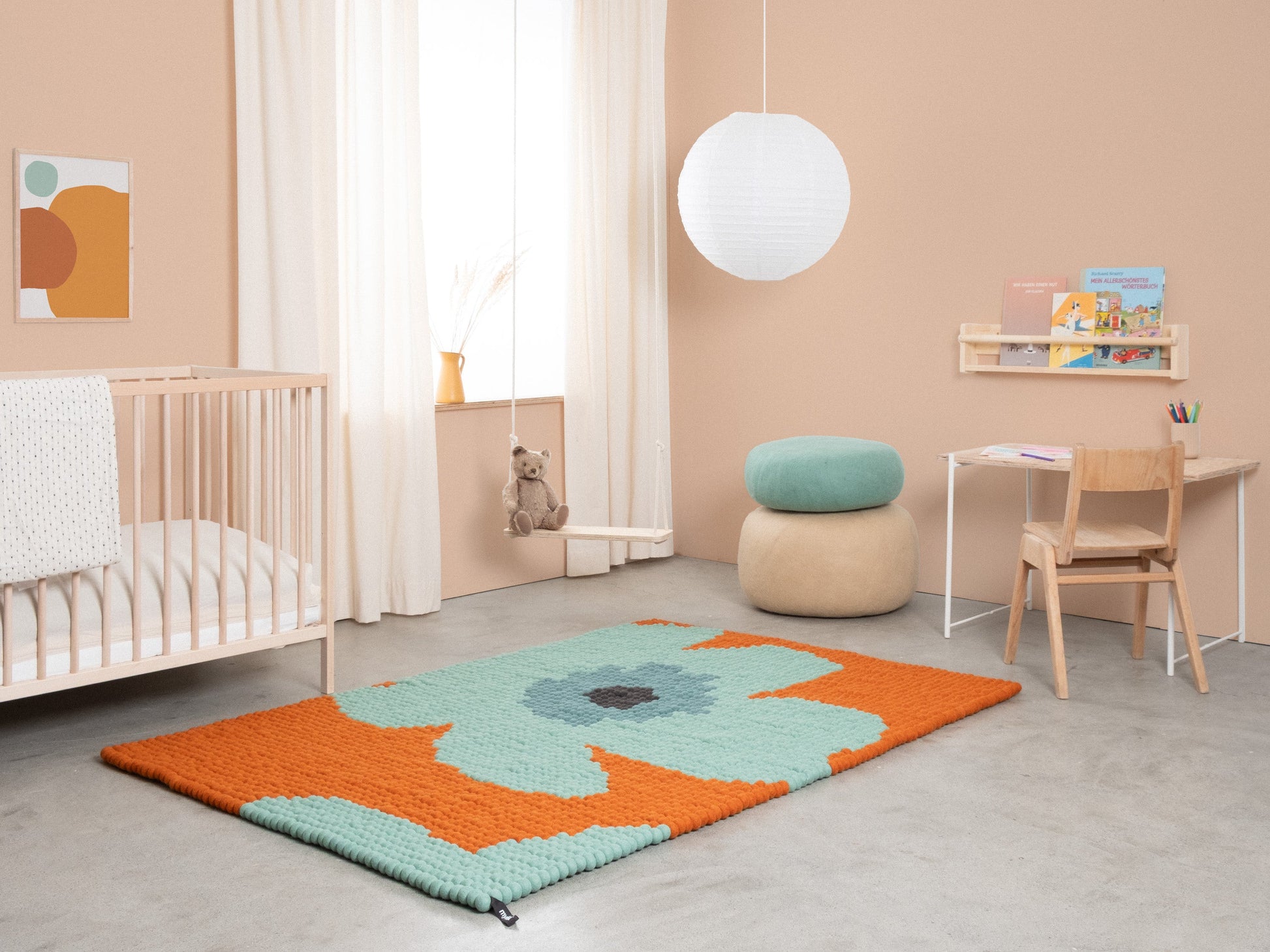 myfelt Anny Filzkugelteppich Grau, Blau, Rot aus Schurwolle – Bild 2