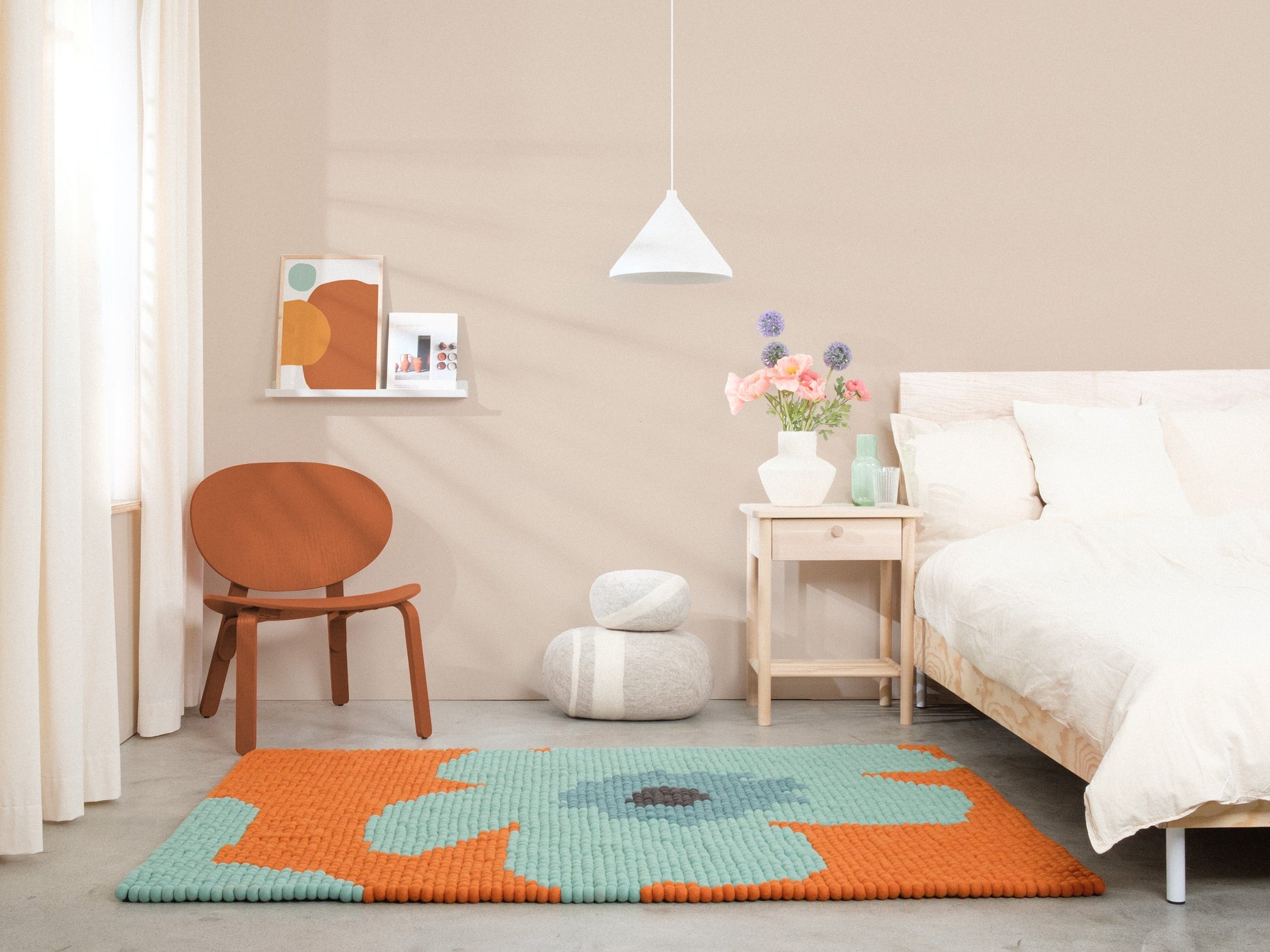 myfelt Anny Filzkugelteppich Grau, Blau, Rot aus Schurwolle – Bild 4