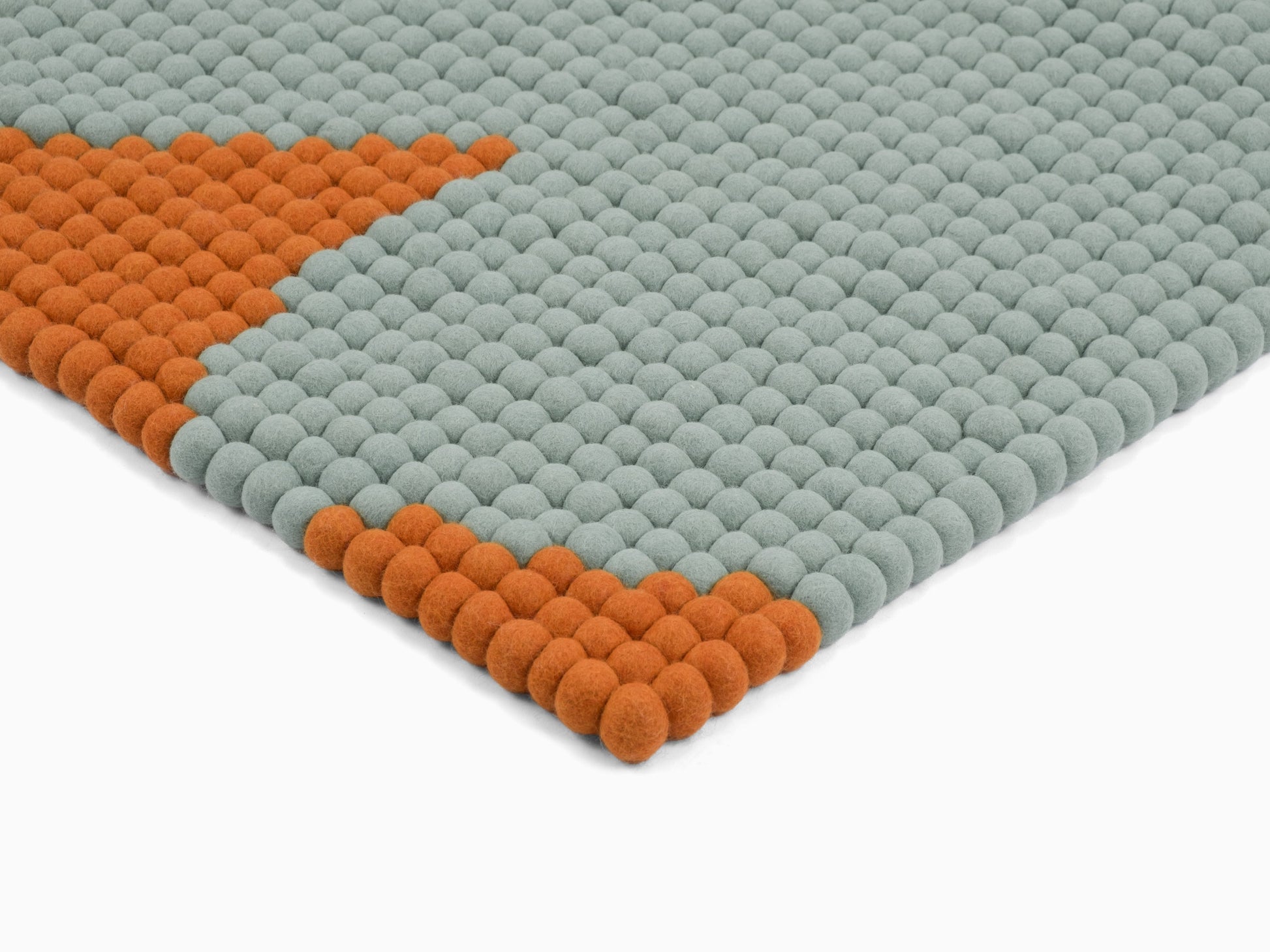 myfelt Anny Filzkugelteppich Grau, Blau, Rot aus Schurwolle – Bild 8