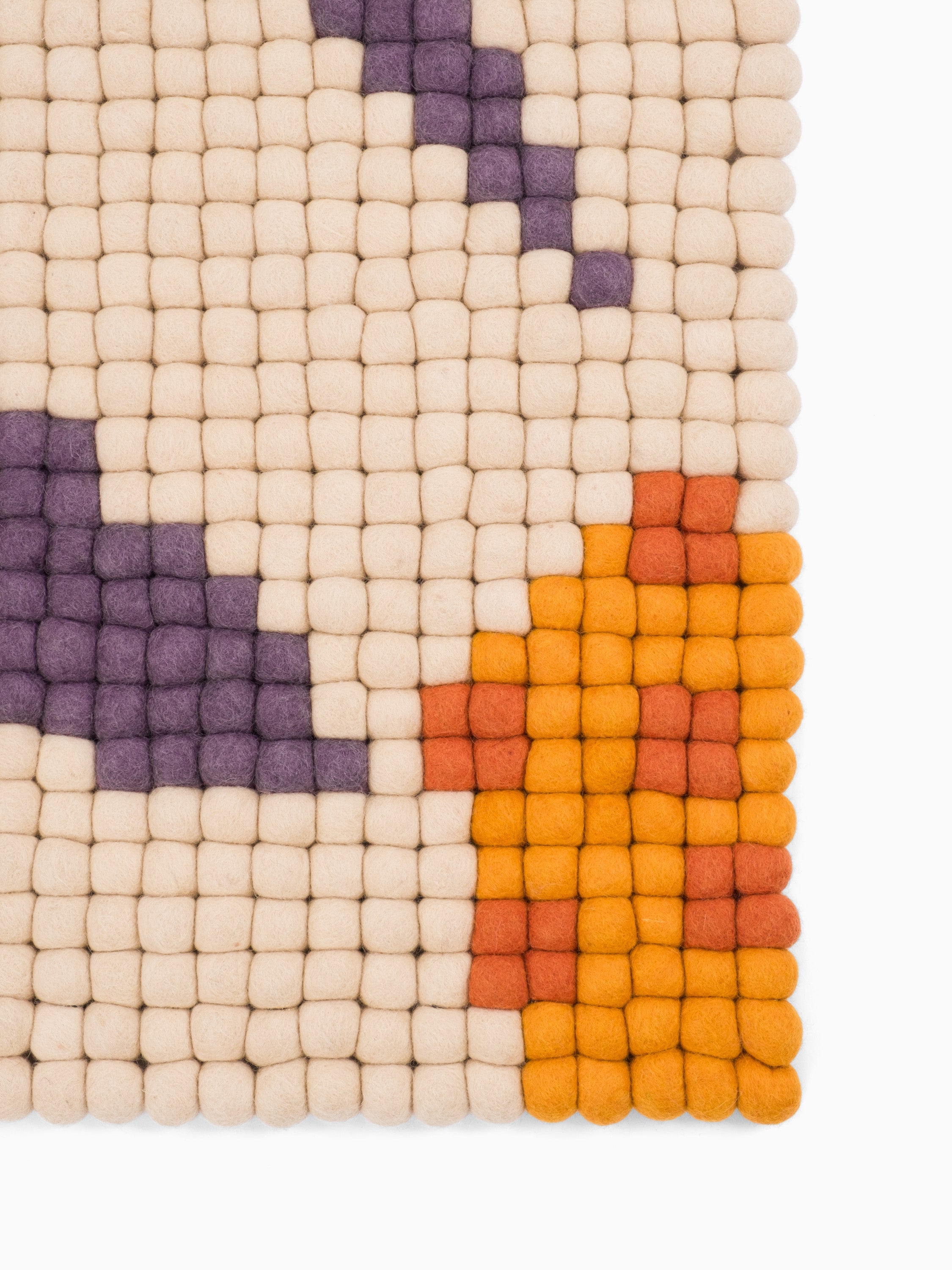 myfelt Daisy Filzkugelteppich aus Schurwolle – Bild 7