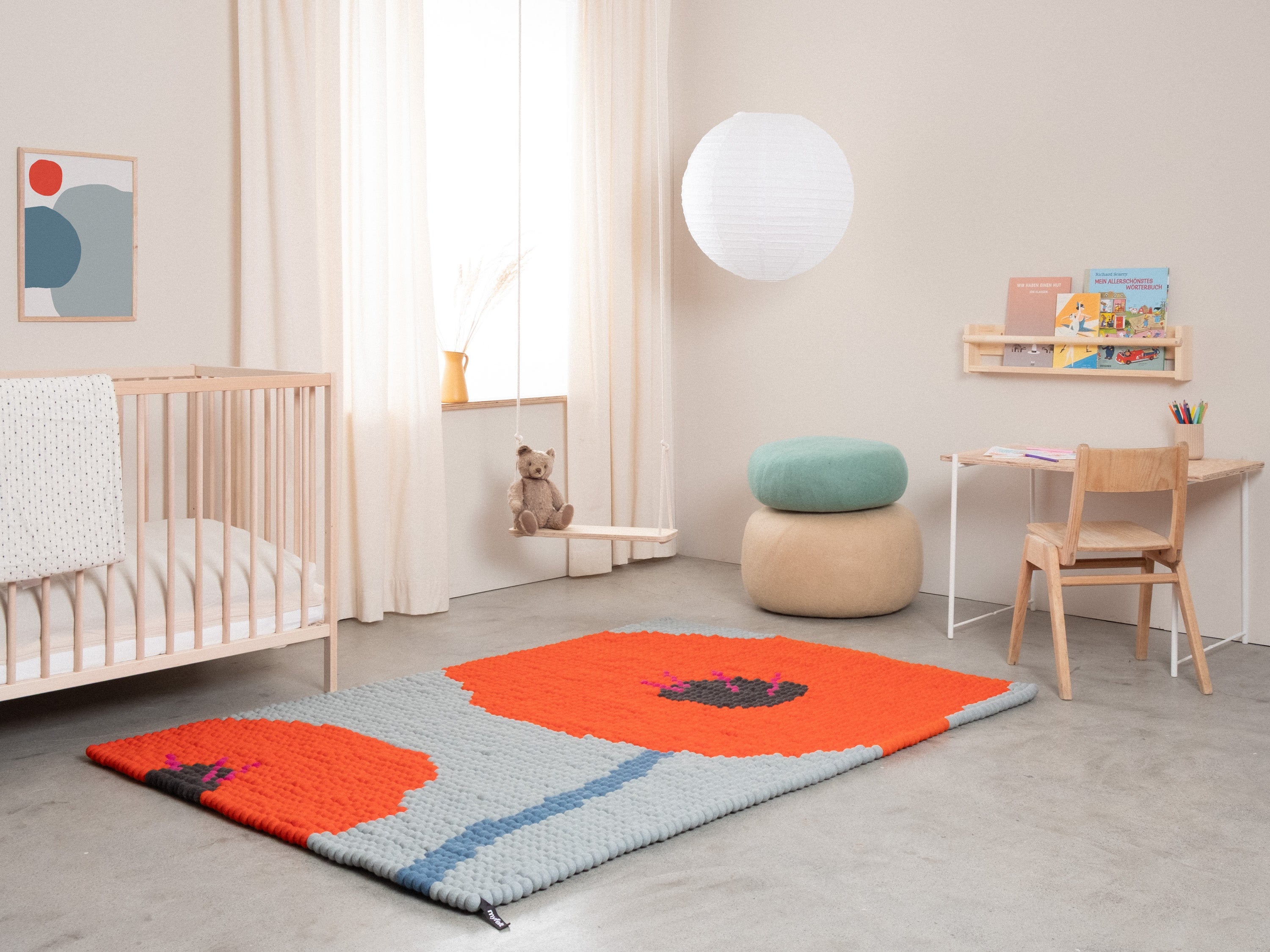 myfelt Poppy Filzkugelteppich Rot aus Schurwolle – Bild 2