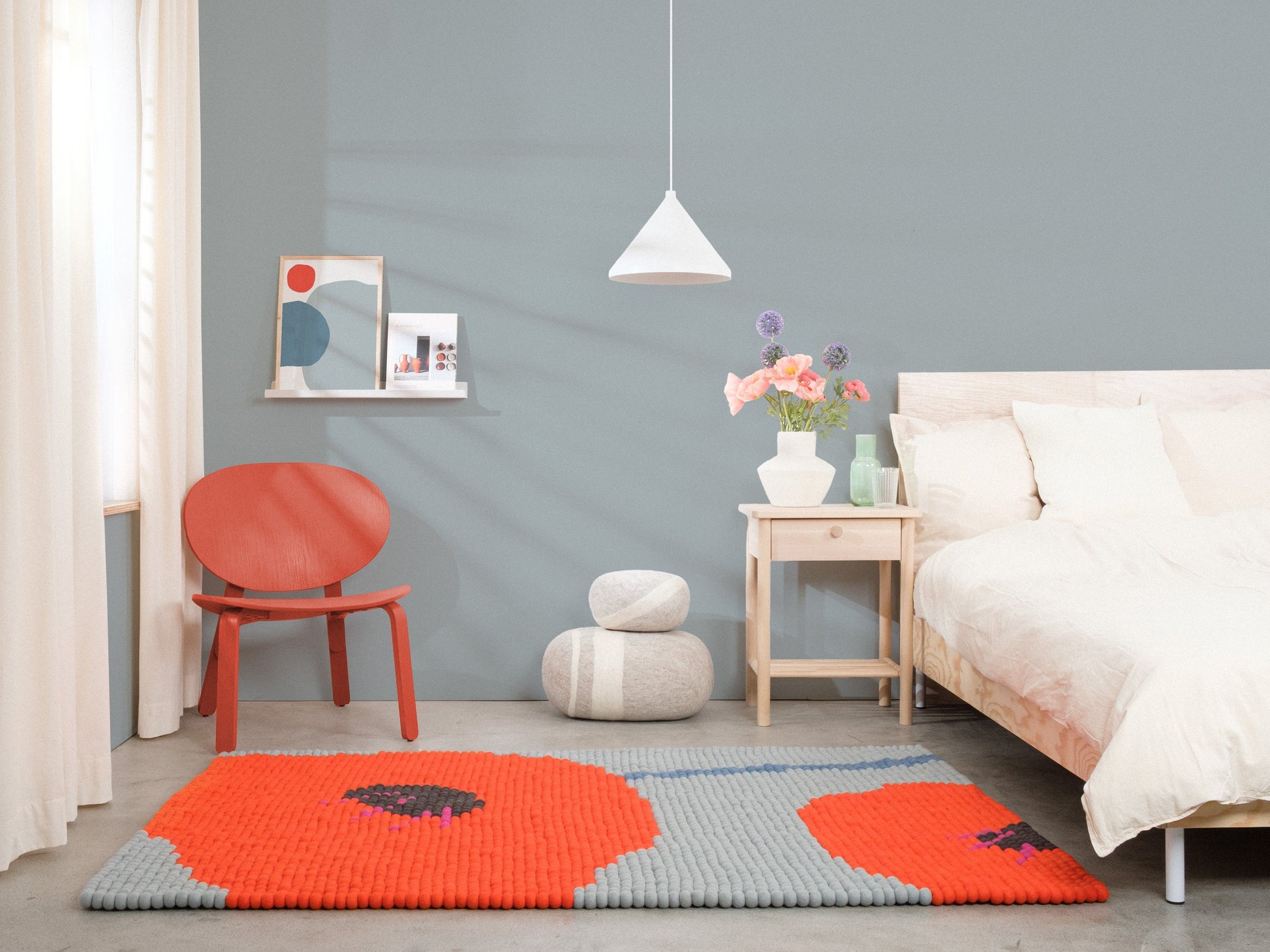 myfelt Poppy Filzkugelteppich Rot aus Schurwolle – Bild 6