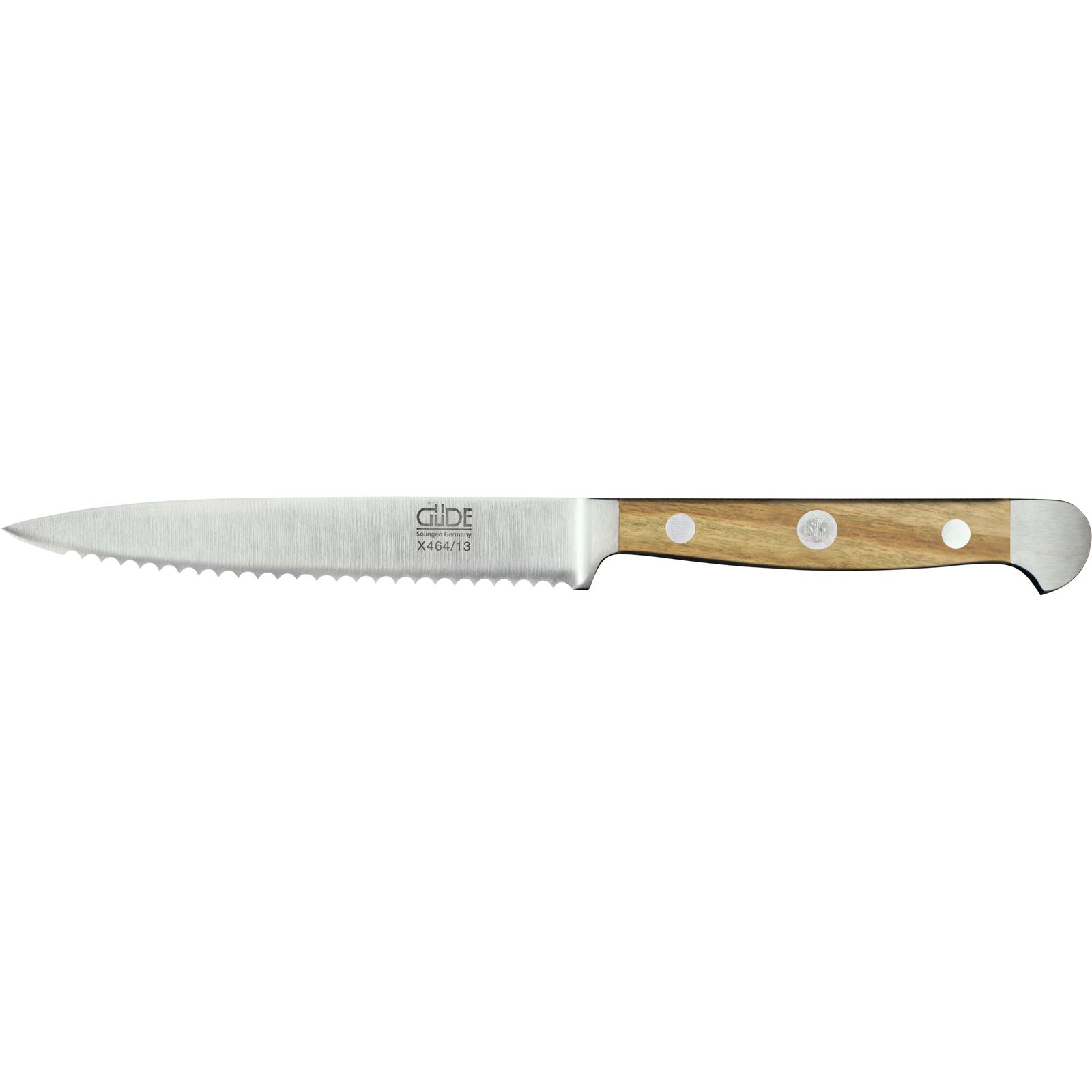 Ein Bild aus dem Taiga Store von taiga.green. Ein gezacktes Küchenmesser mit silberner Klinge und einem Holzgriff mit drei Metallnieten, dargestellt auf einem schlichten weißen Hintergrund. Jetzt bestellen im Eco Shop von www.taiga.green. Hier nachhaltig einkaufen mit dem Taiga Eco Rating