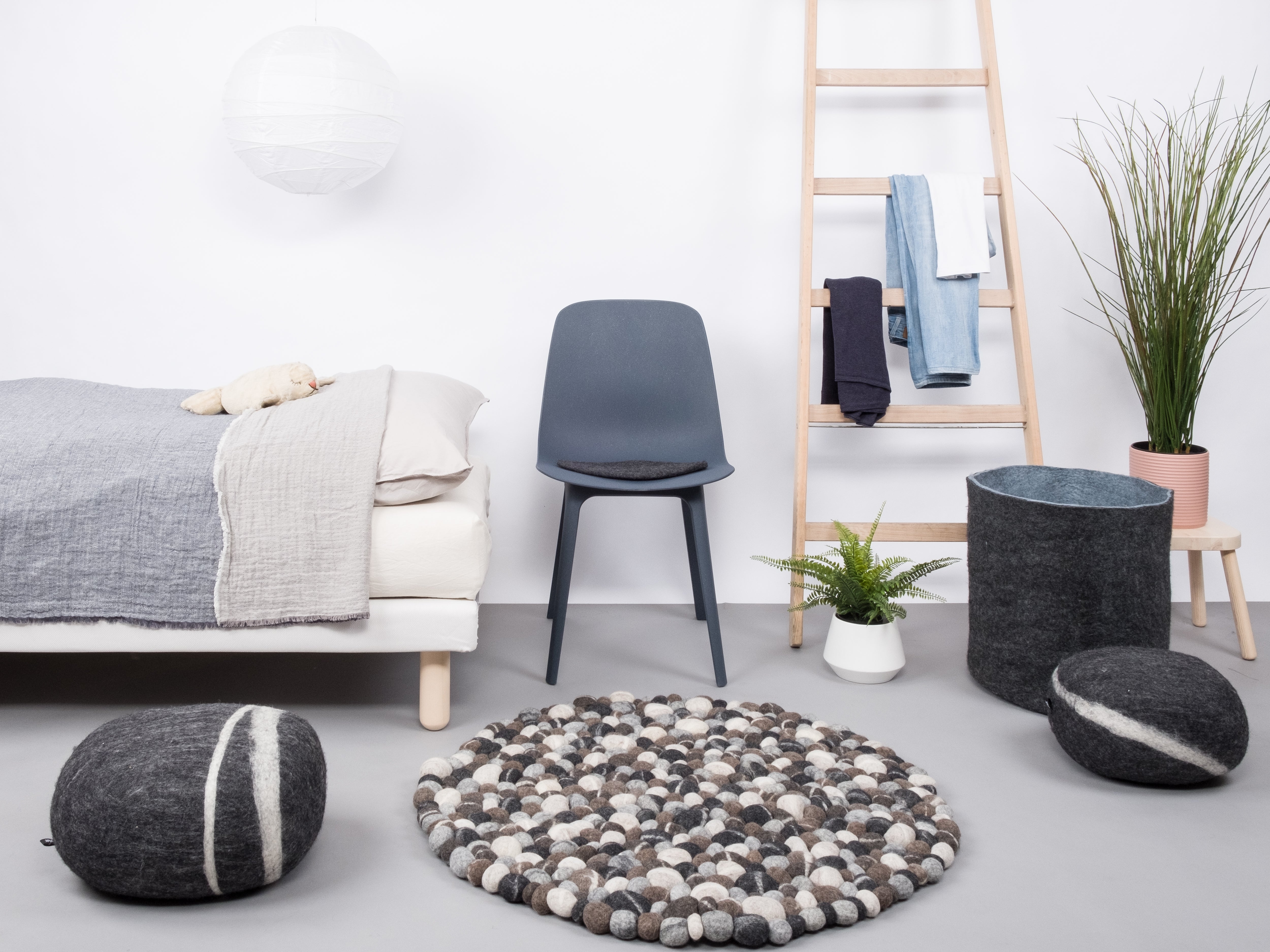 myfelt Hardy Filzkugelteppich Beige aus Schurwolle – Bild 6