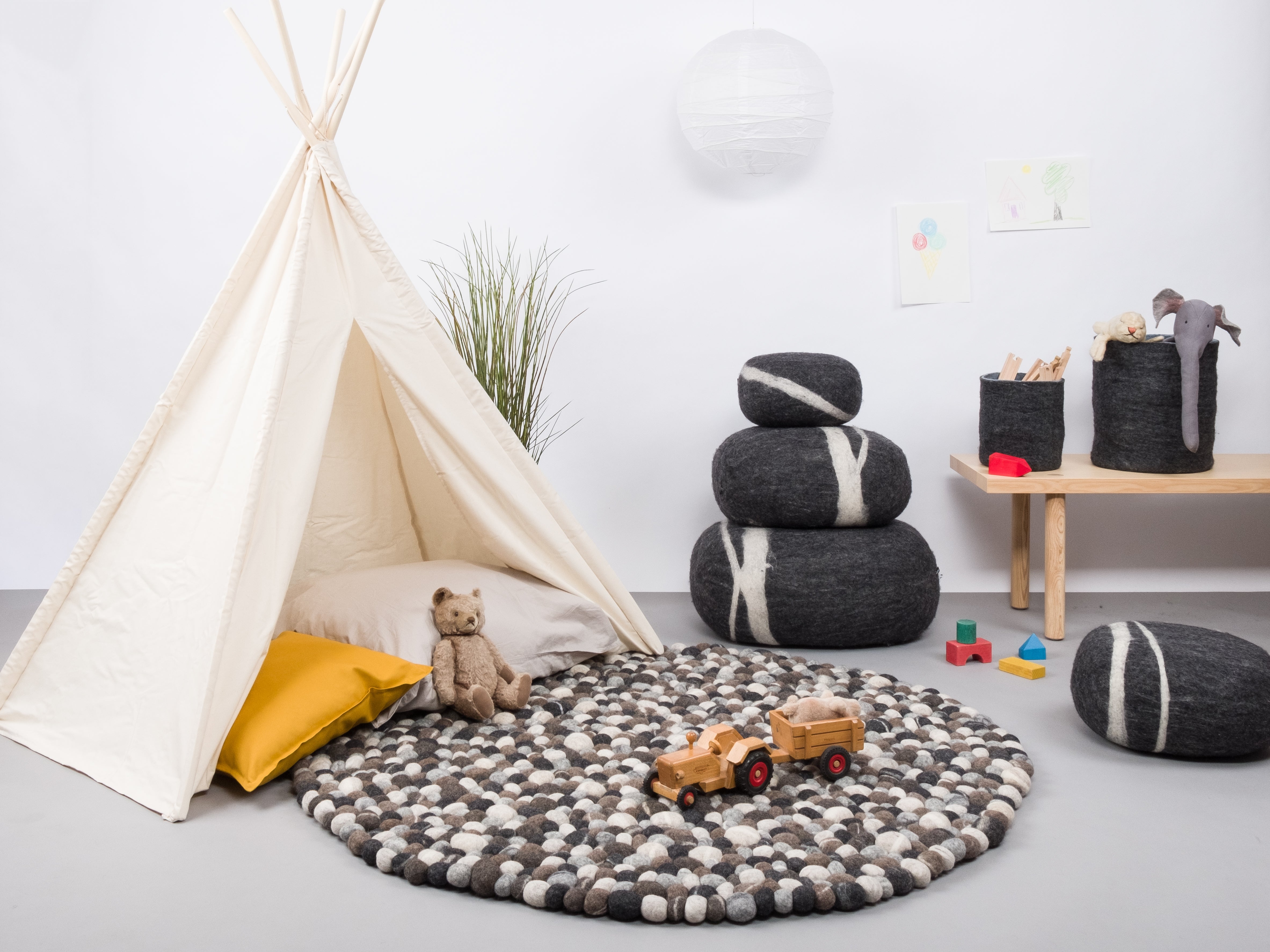 myfelt Hardy Filzkugelteppich Beige aus Schurwolle – Bild 4
