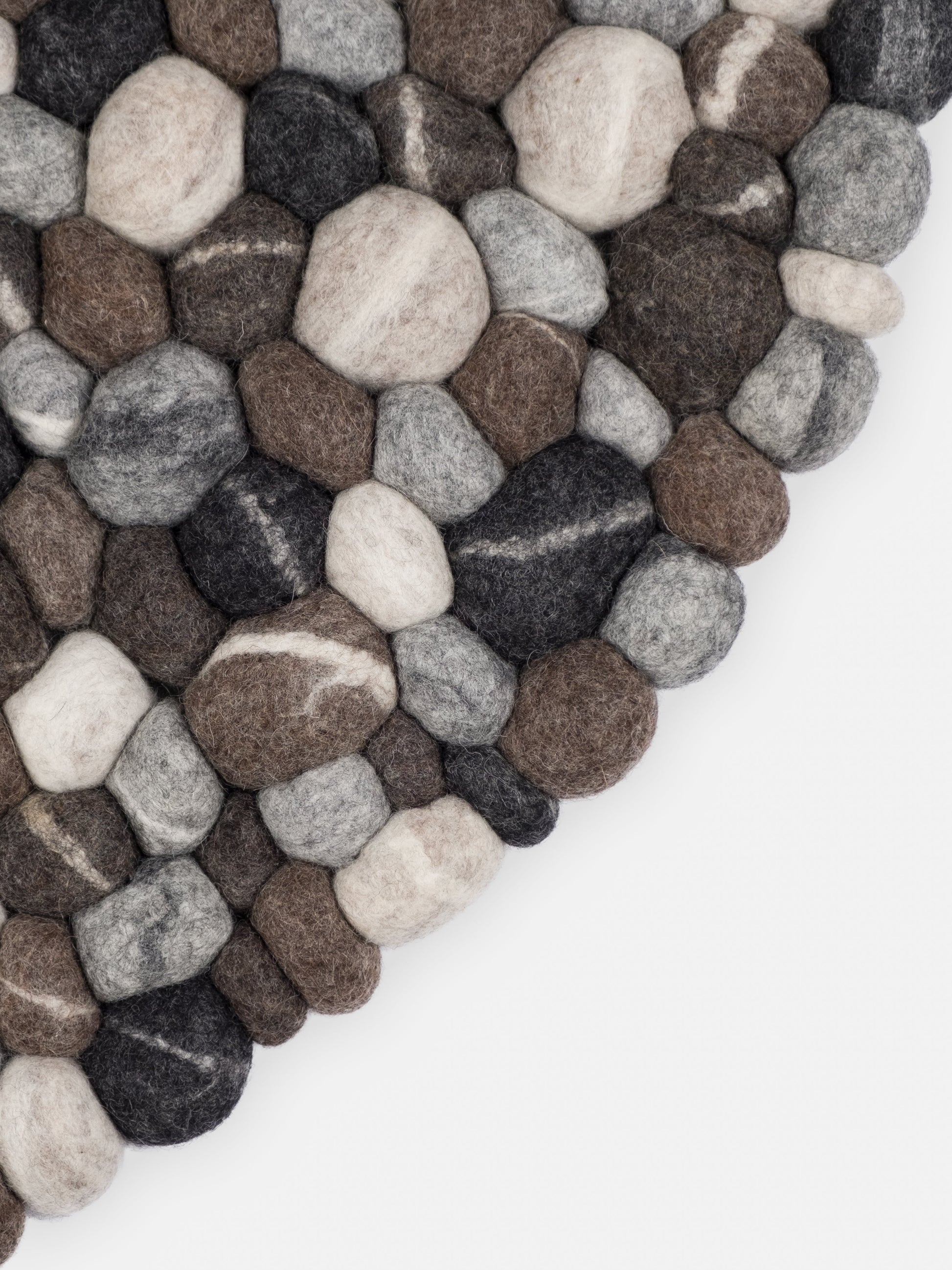 myfelt Hardy Filzkugelteppich Beige aus Schurwolle – Bild 7