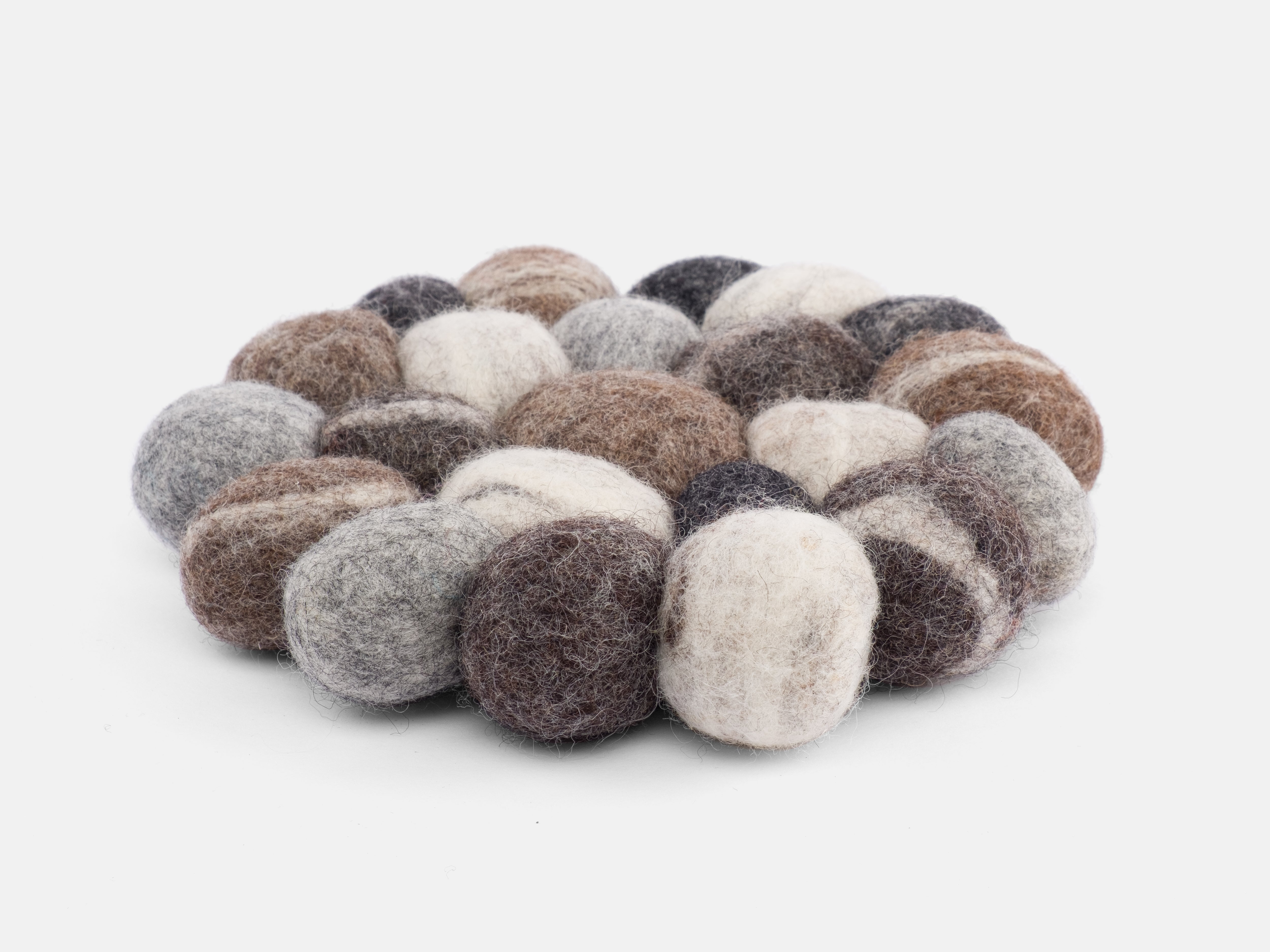 myfelt Hardy Untersetzer Beige aus Schurwolle – Bild 4