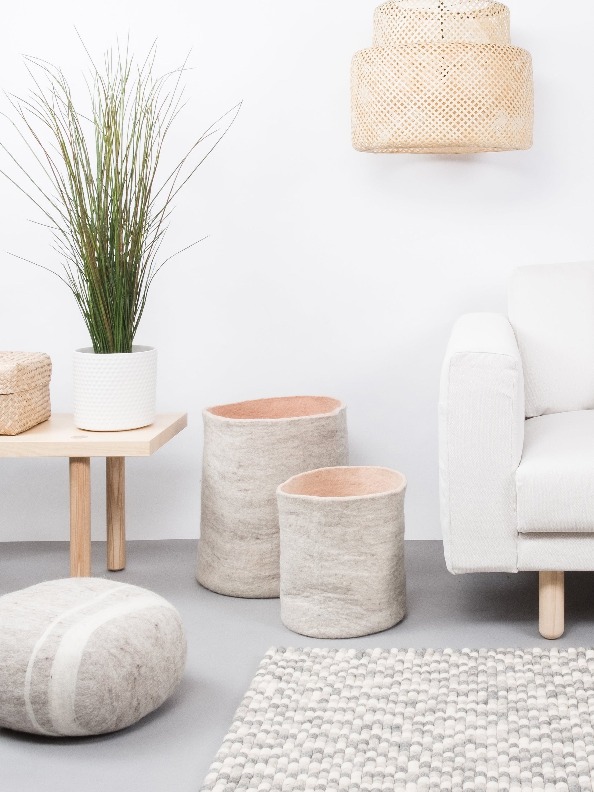 myfelt Hella Filzkugelteppich aus Schurwolle – Bild 2