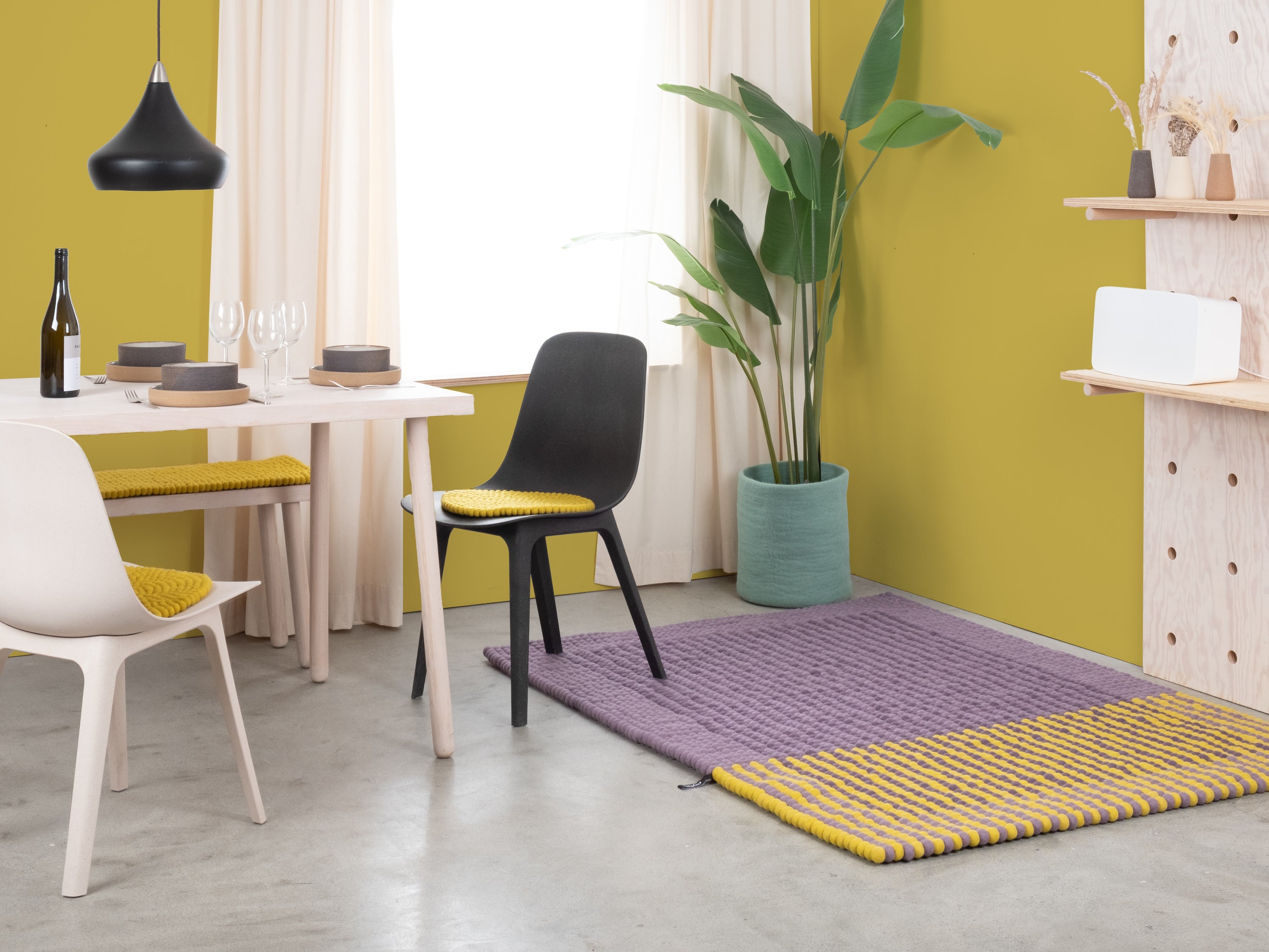 myfelt Provence Filzkugelteppich Blau, Beige aus Schurwolle – Bild 6