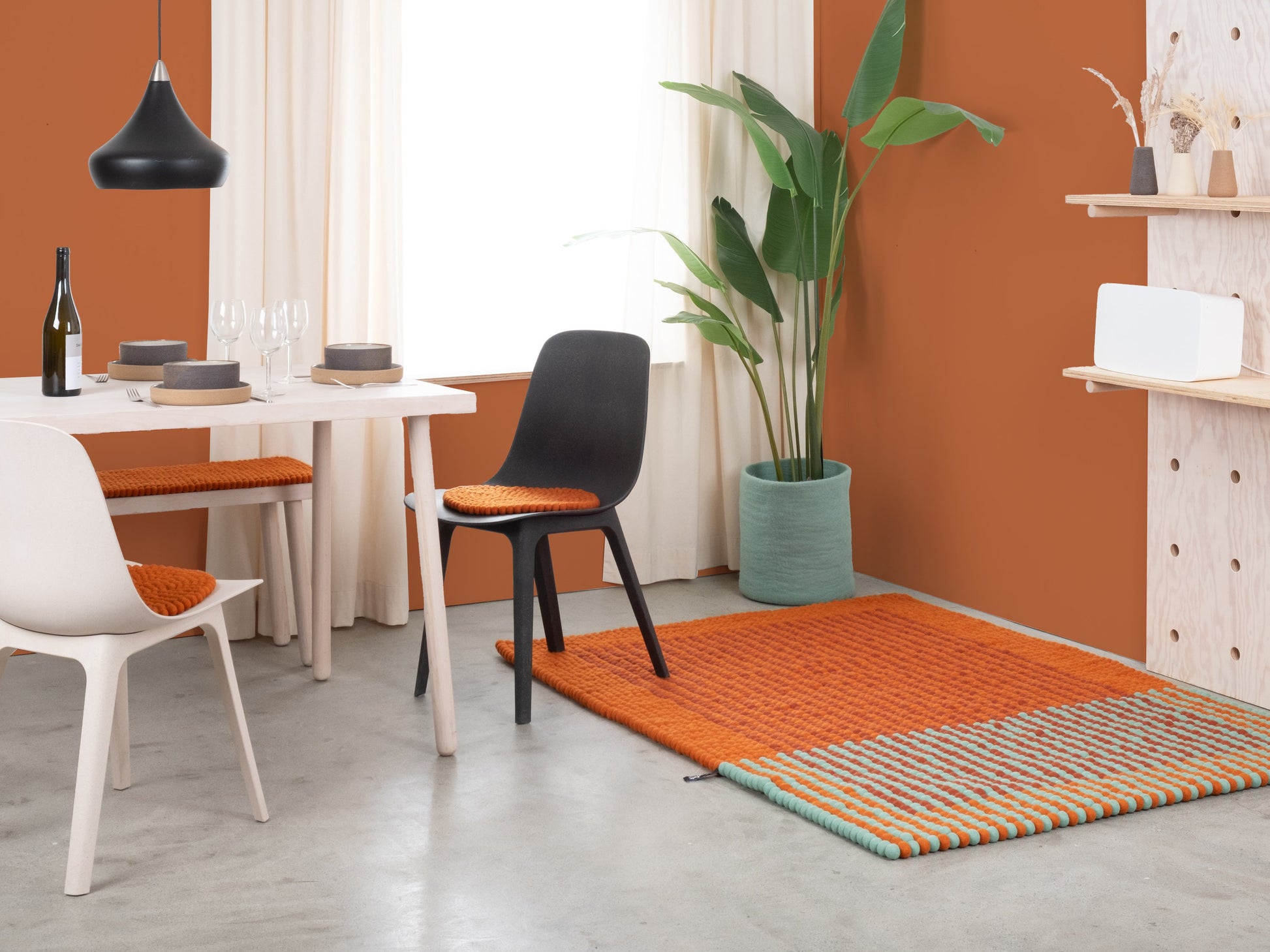 myfelt Sahara Filzkugelteppich Beige, Braun aus Schurwolle – Bild 6